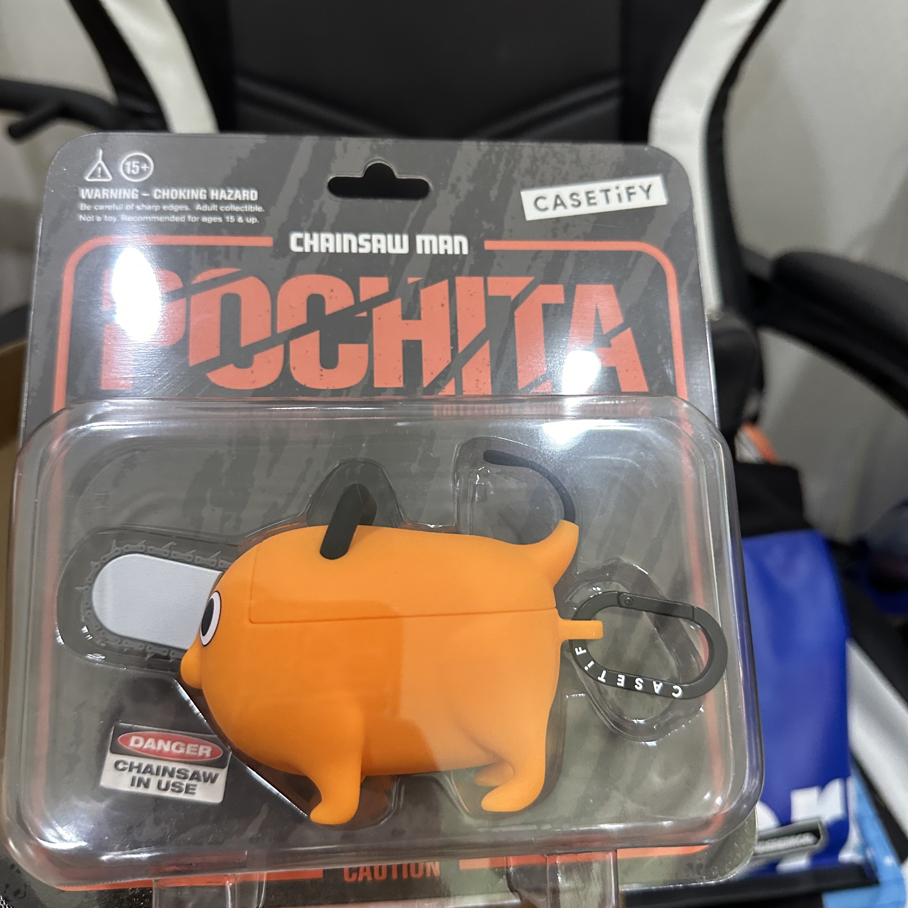 Casetify x Chainsaw Man Pochita Collectible AirPods Pro 1st/2nd Gen Case 착용 스타일 - 1