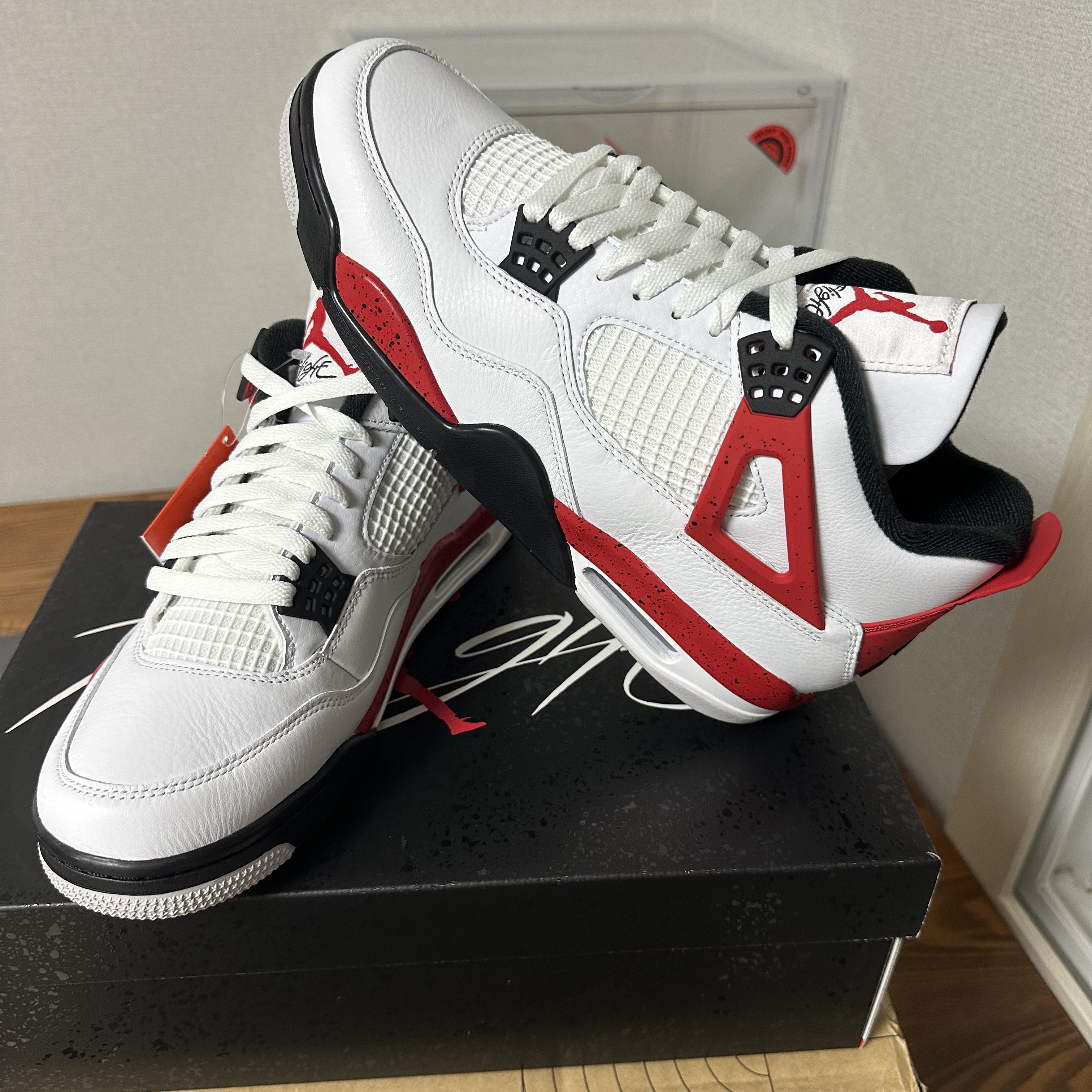 Jordan 4 Retro Red Cement 착용 스타일 - 1