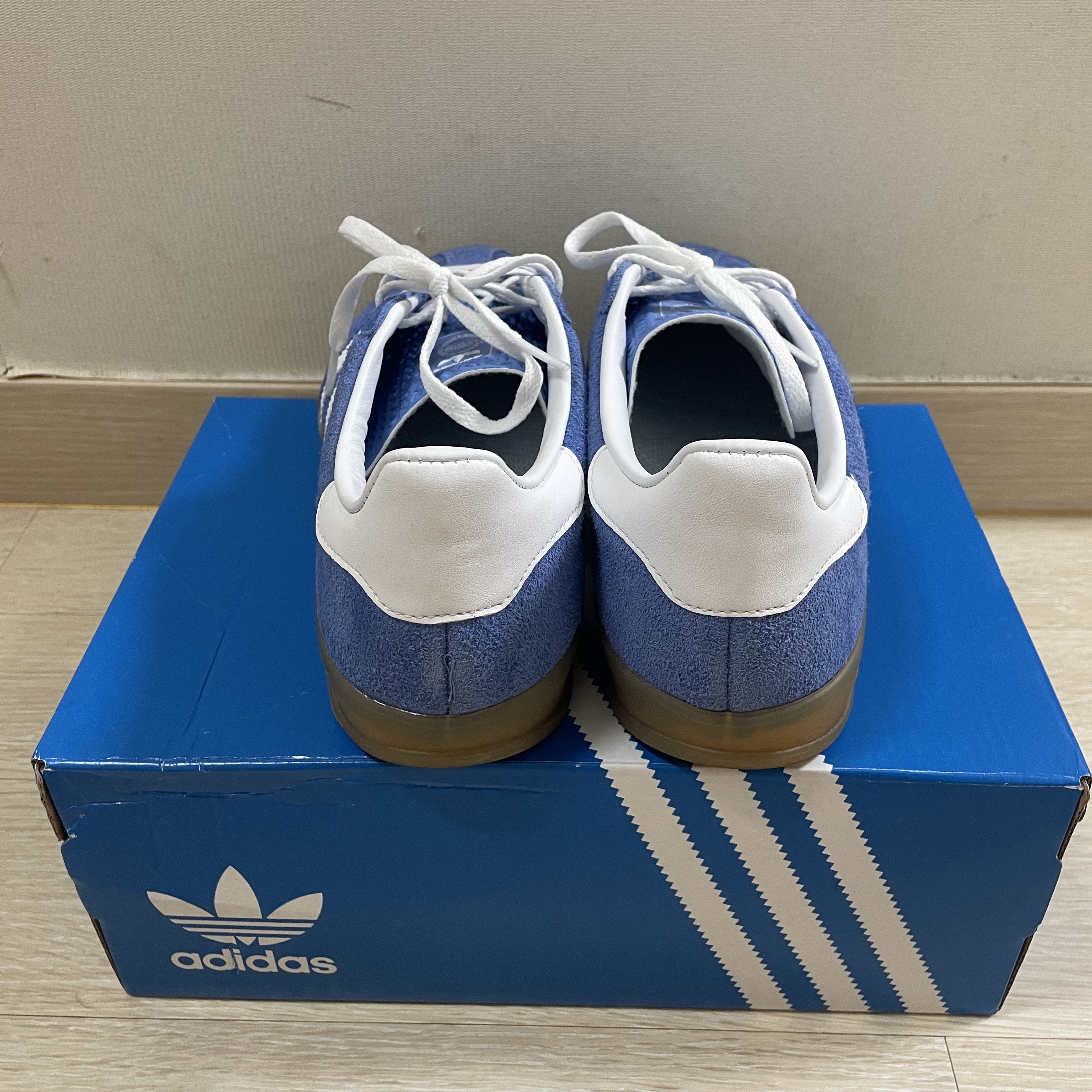 (W) Adidas Gazelle Indoor Blue Fusion Cloud White 착용 스타일 - 3