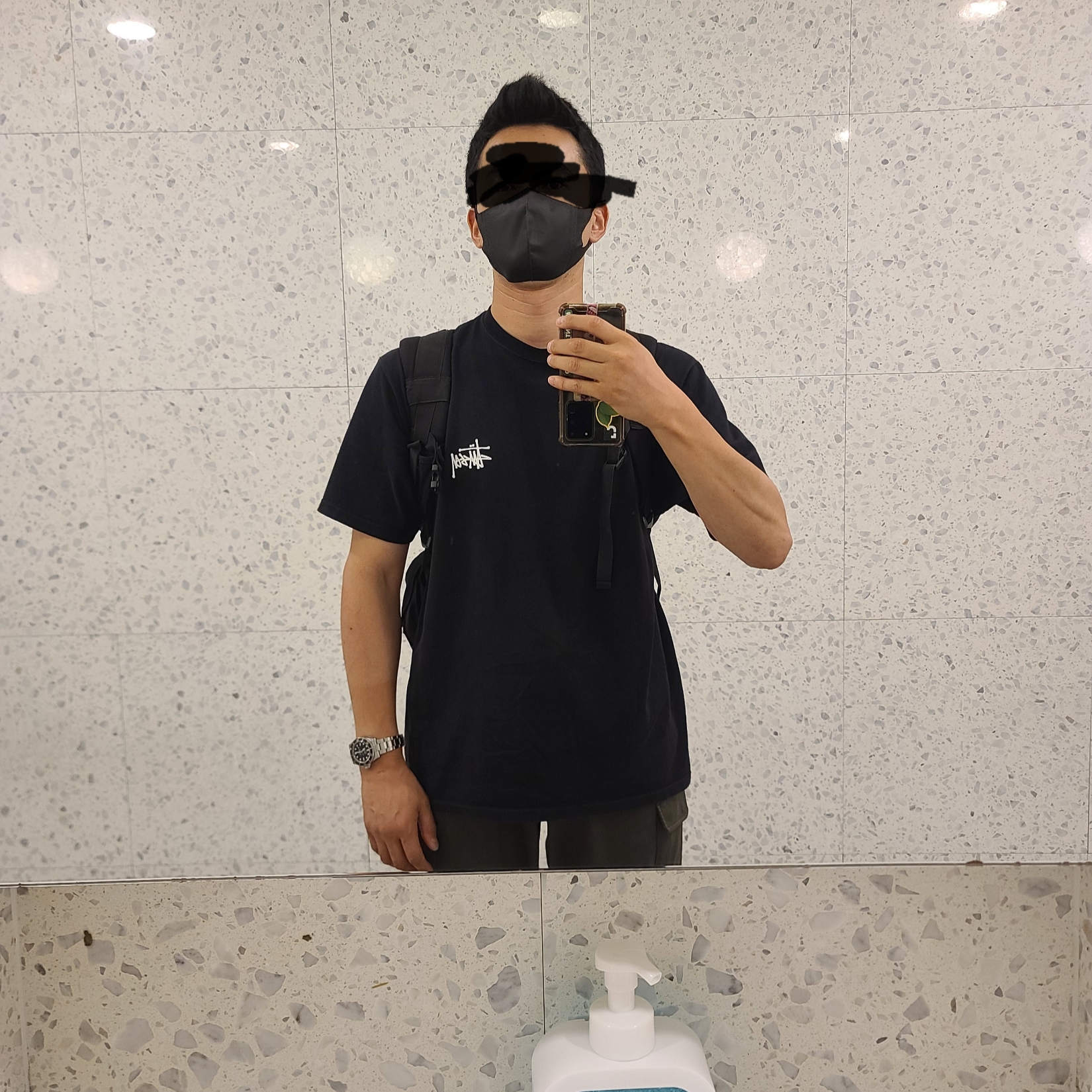 Rolex Submariner 41mm 124060 Black Oyster, Stussy Melted T-Shirt Black 착용 스타일 - 1