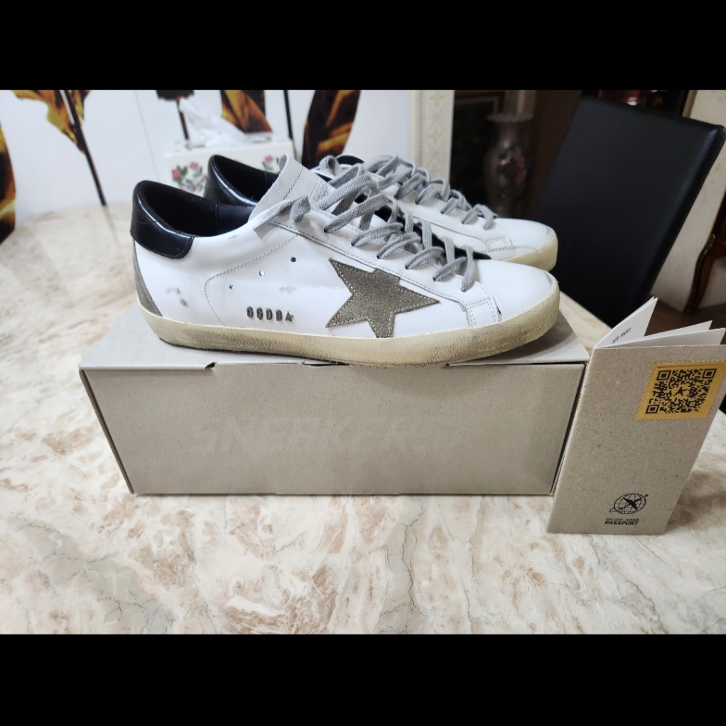 Golden Goose Superstar White Black Heel Tab Sneakers 착용 스타일