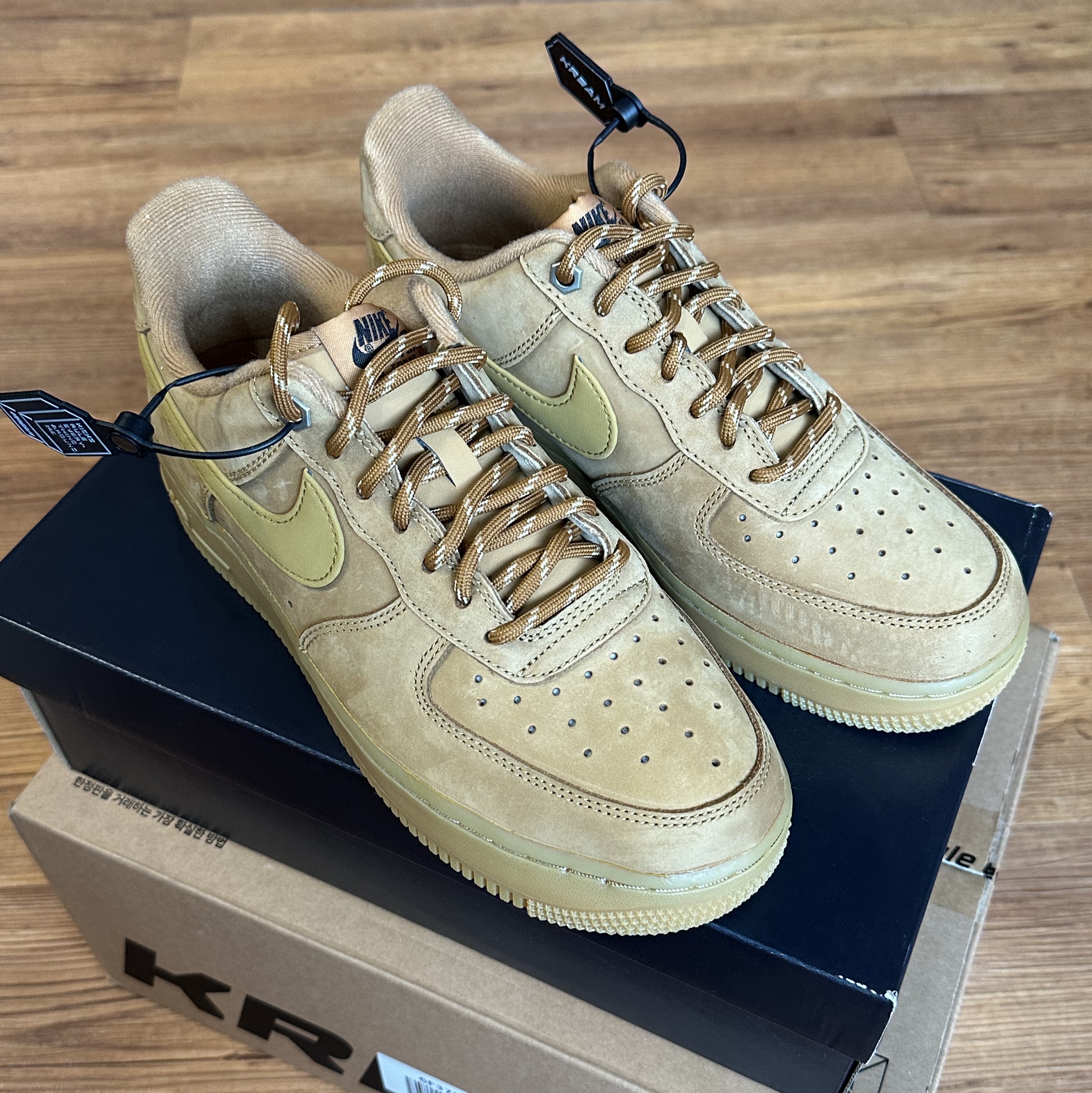 Nike Air Force 1 '07 WB Flax 착용 스타일 - 2