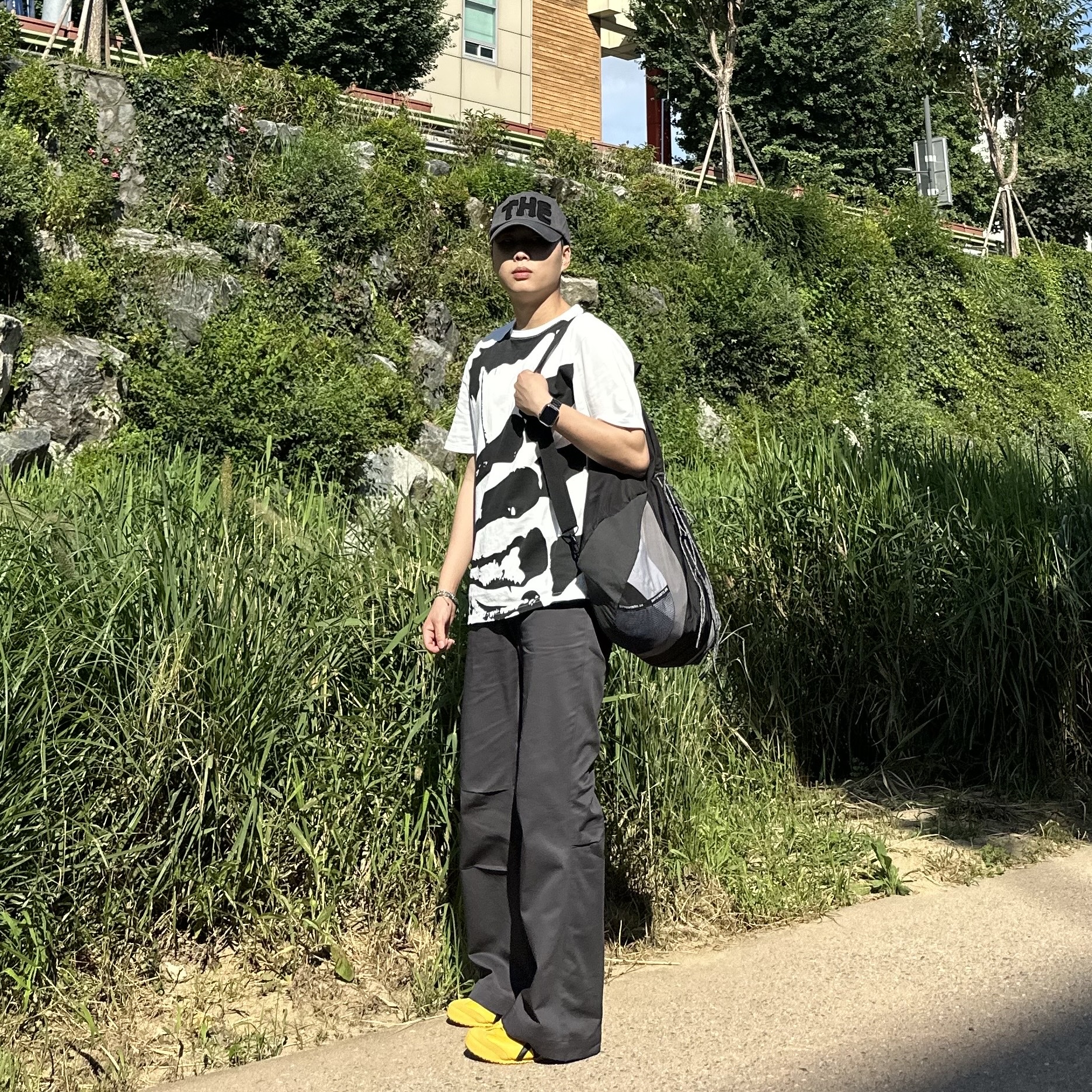 Onitsuka Tiger Mexico 66 Yellow Black 착용 스타일 - 1