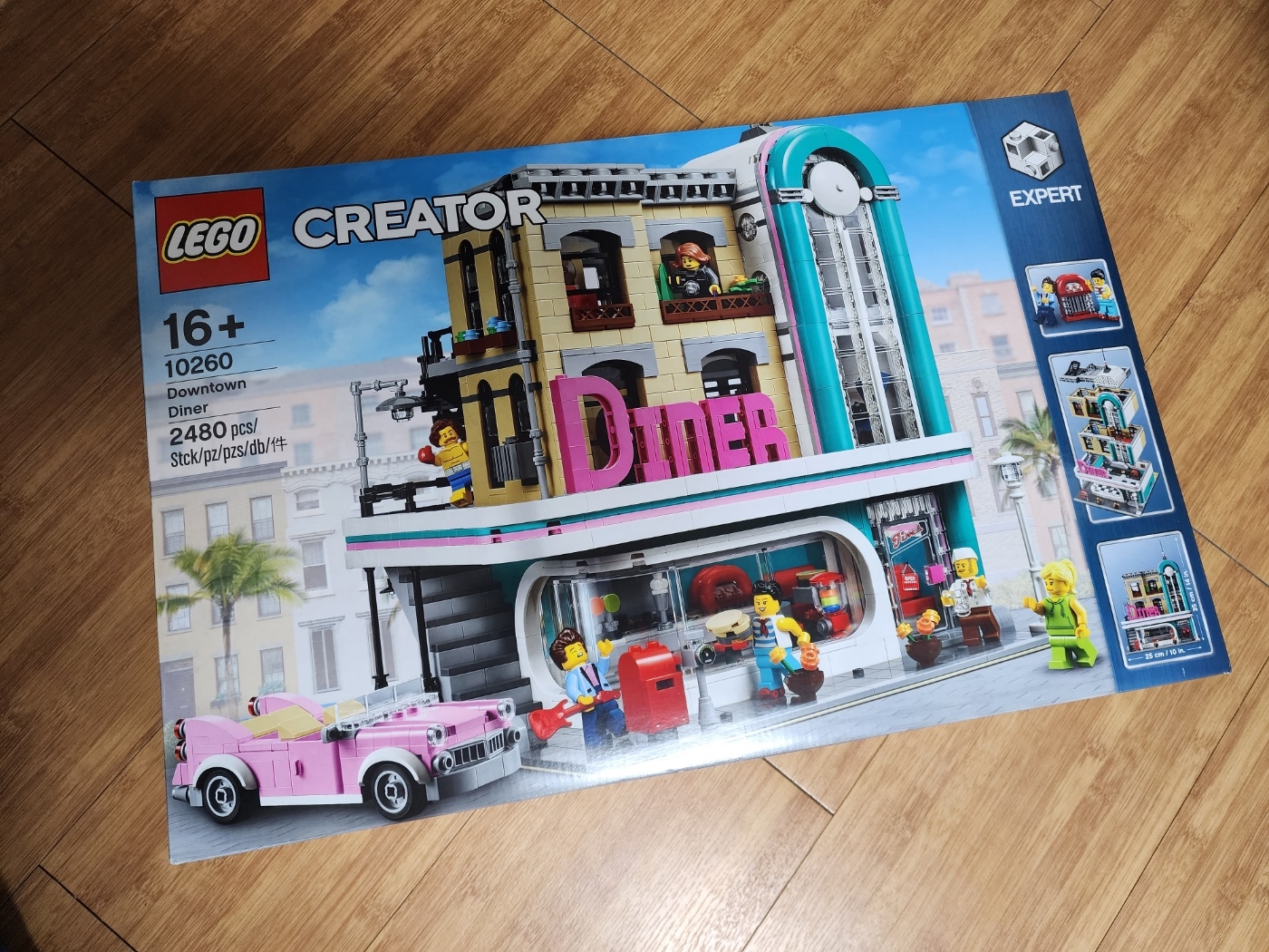 Lego Downtown Diner Set 착용 스타일