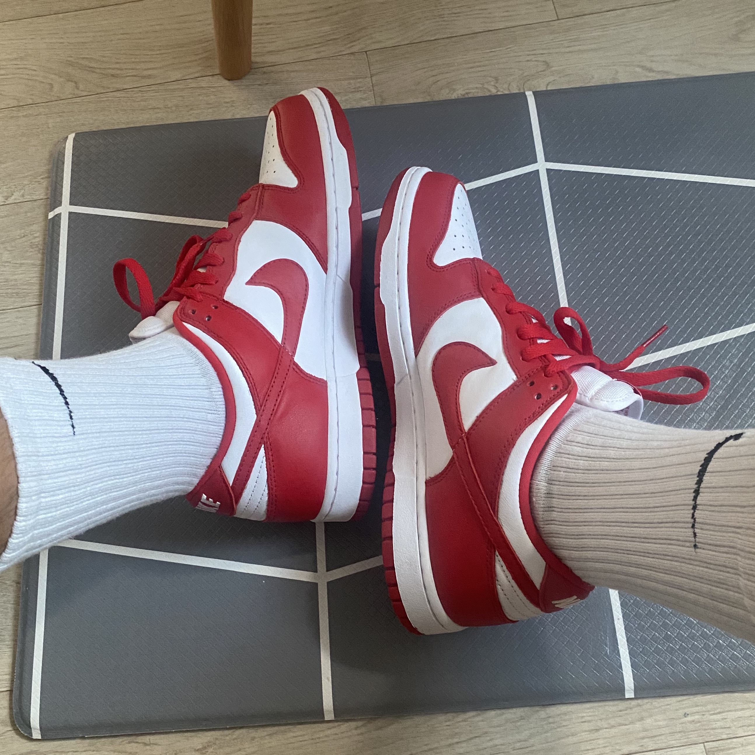 Nike Dunk Low SP White and University Red 2023 착용 스타일