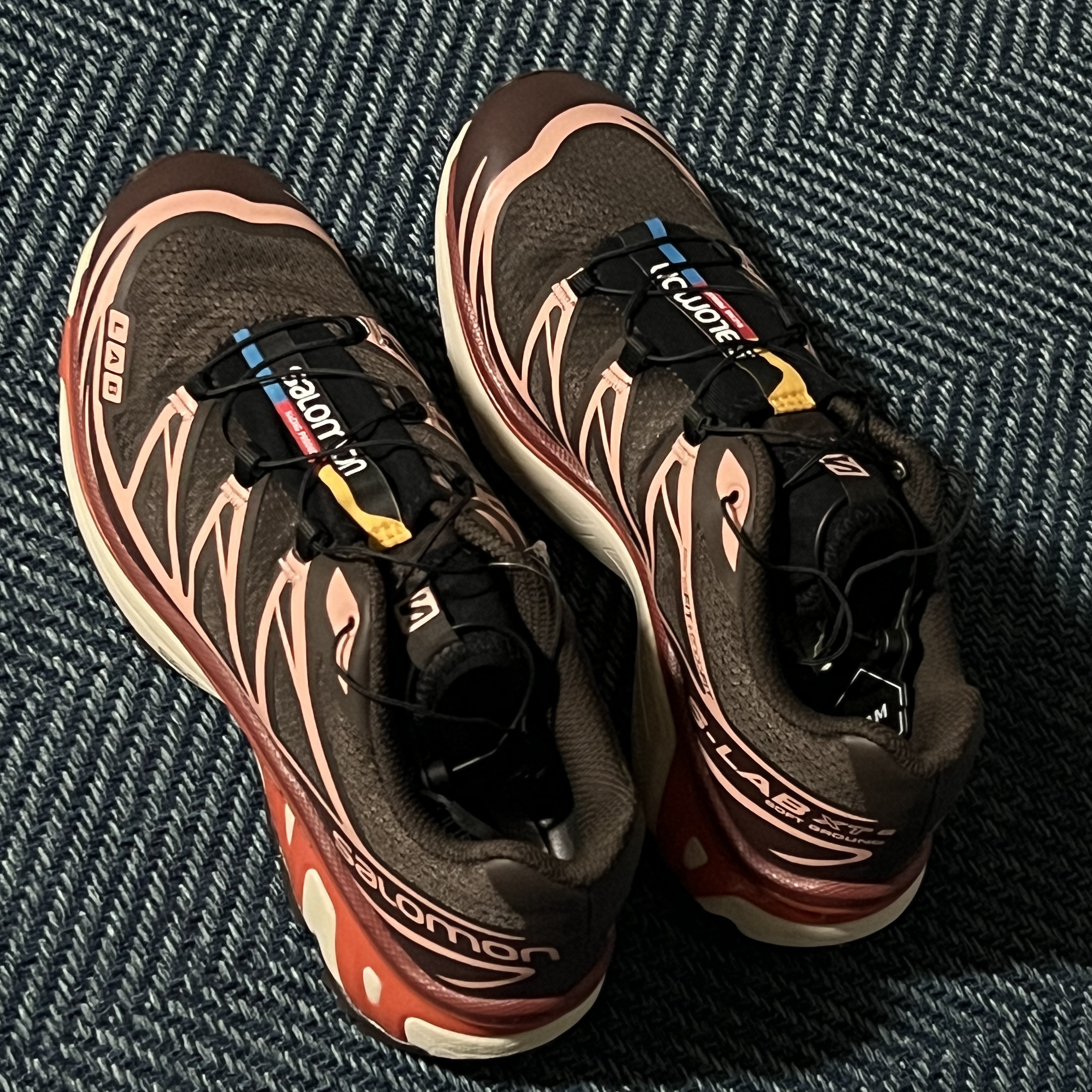 Salomon XT-6 Delicioso Chocolate Fondant 착용 스타일 - 1