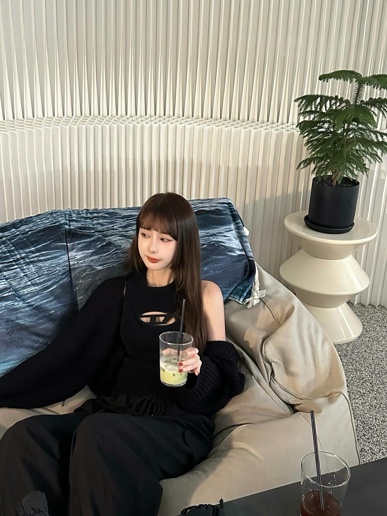 (W) Diesel M-Onerva-Top Cut-Out Knit Top with Logo Plaque Black Black 착용 스타일 - 2