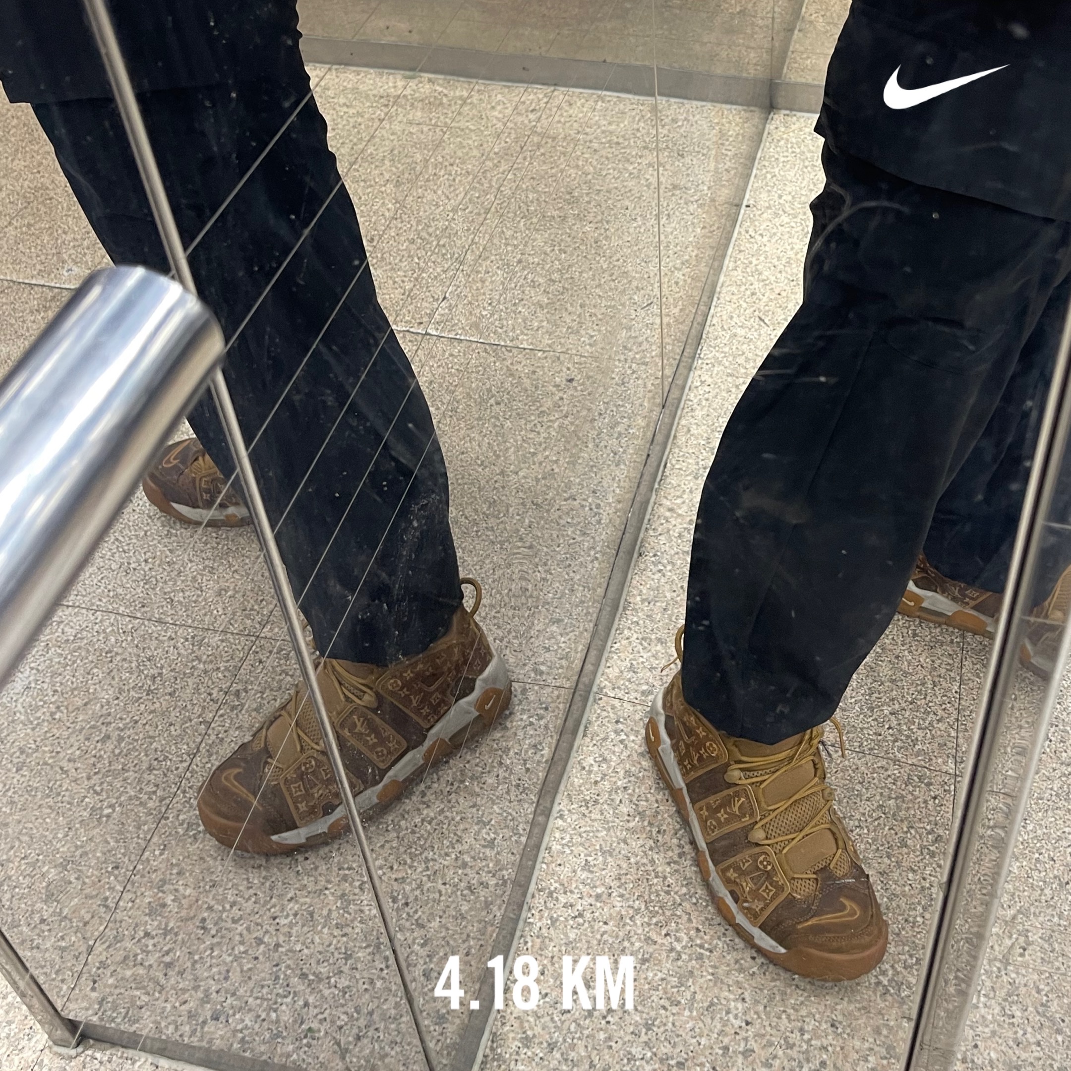 Nike Air More Uptempo Flax 착용 스타일