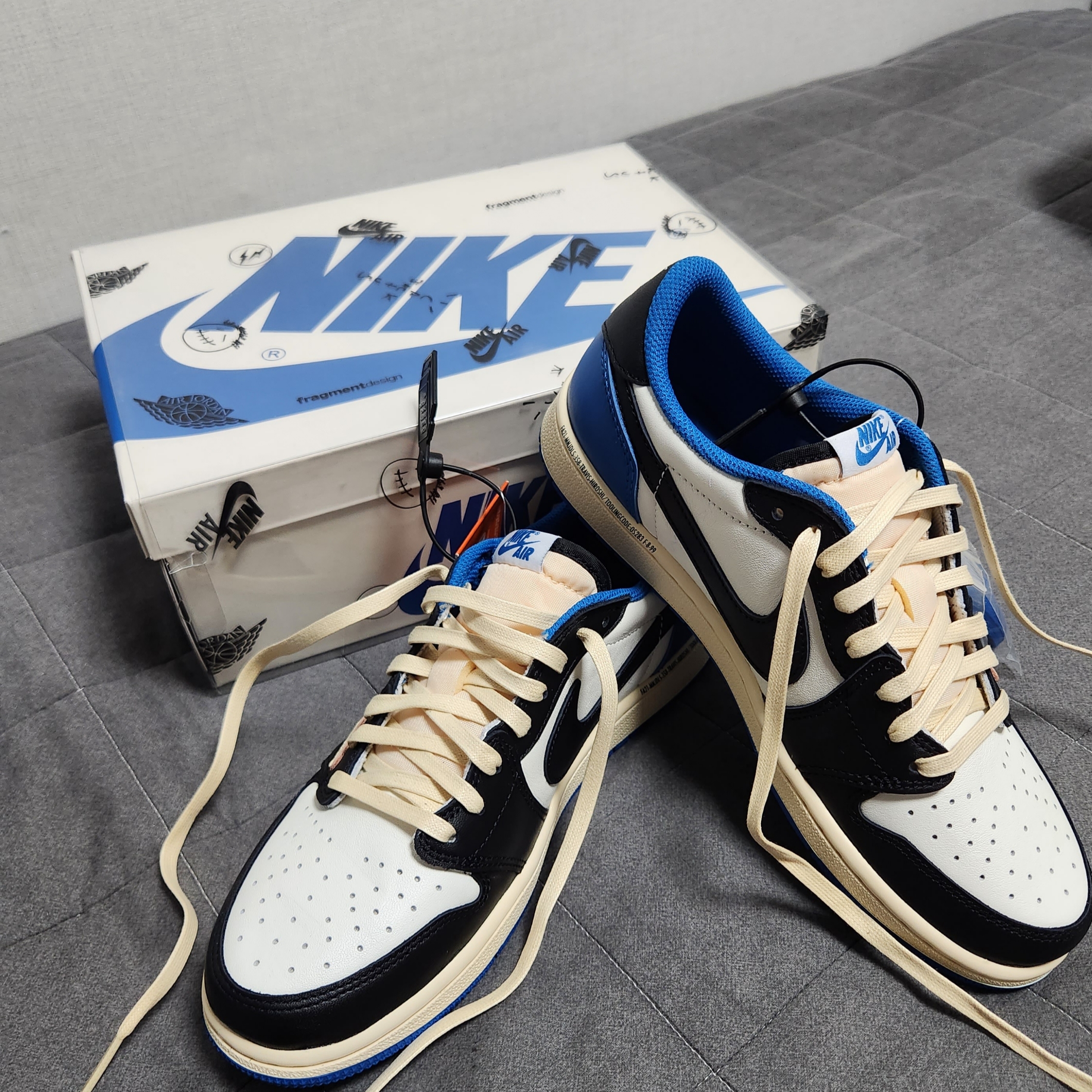 Jordan 1 x Travis Scott x Fragment Retro Low OG SP Military Blue 착용 스타일