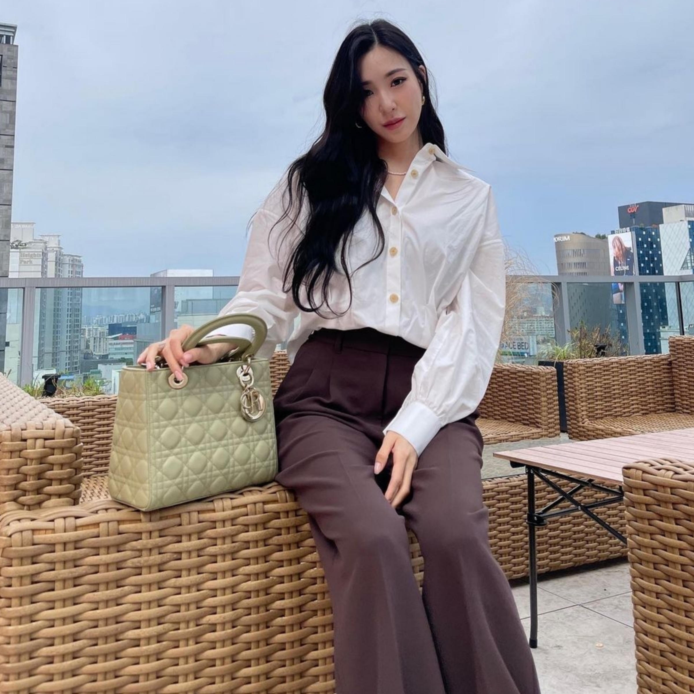 Dior Small Lady Bag My ABCDior Cannage Lambskin Ethereal Green, (W) Nike Dunk Low Medium Olive 착용 스타일 - 2