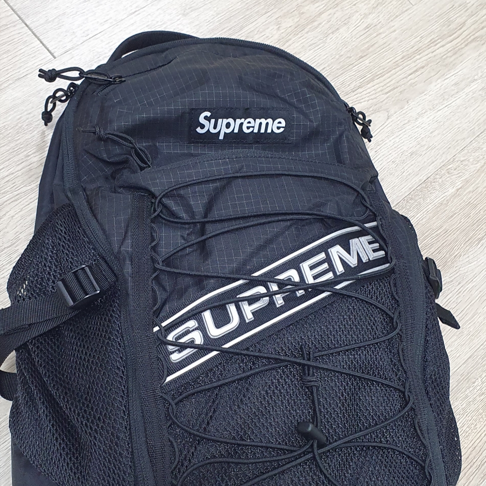 Supreme Backpack Black - 23FW 착용 스타일
