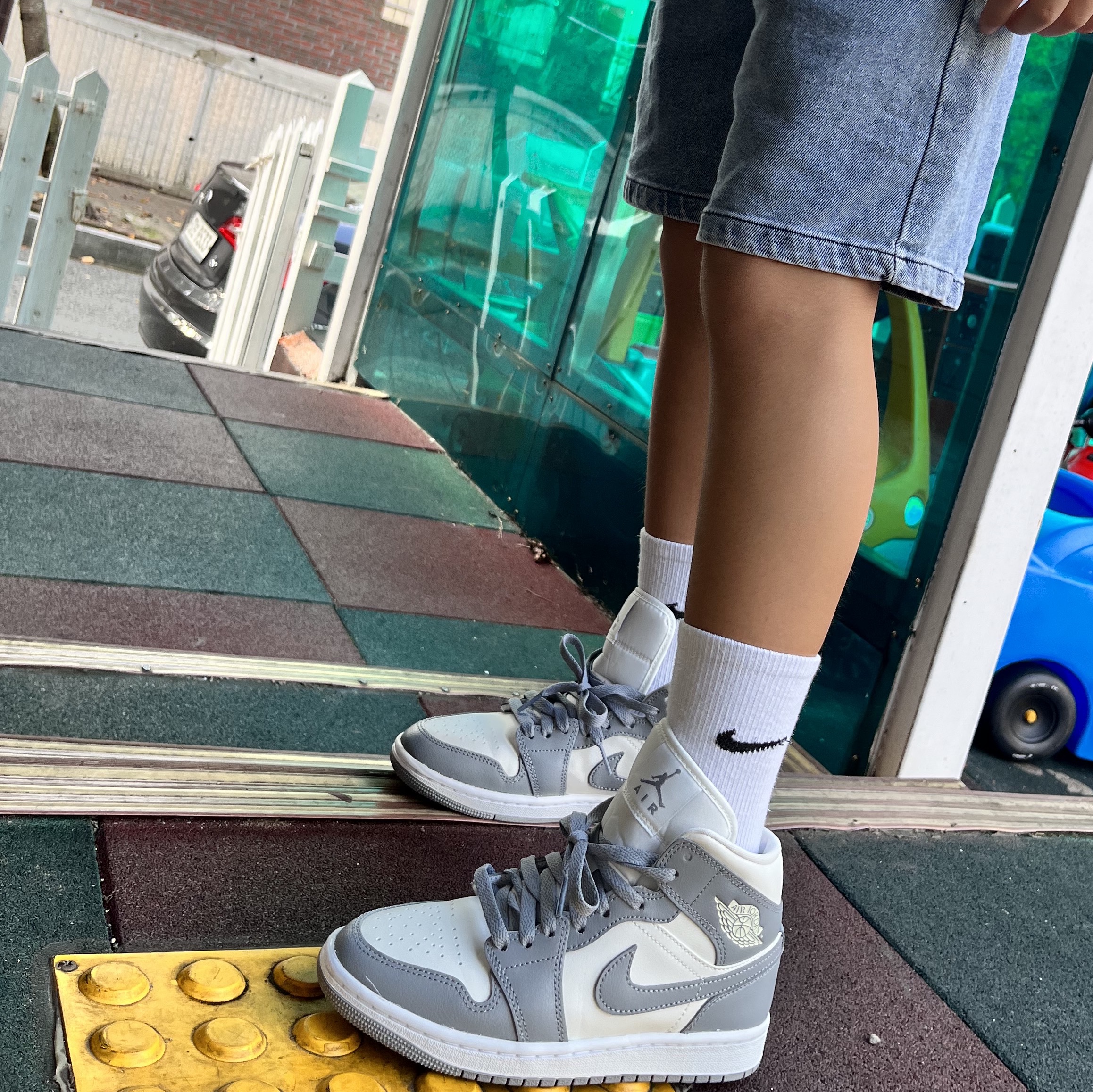 (W) Jordan 1 Mid Sail Stealth 착용 스타일 - 1