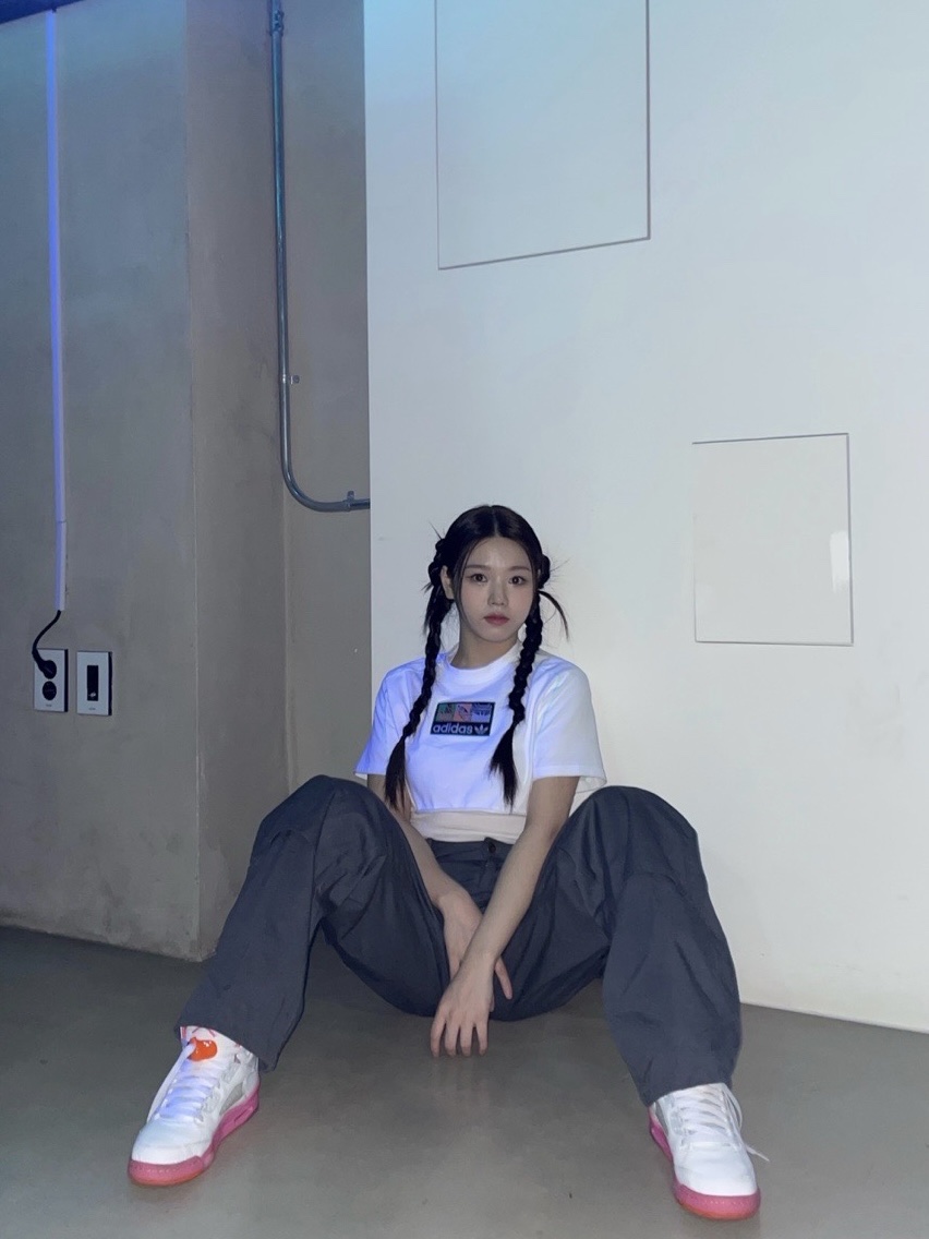 (GS) Jordan 5 Retro Pinksicle and Safety Orange 착용 스타일 - 4