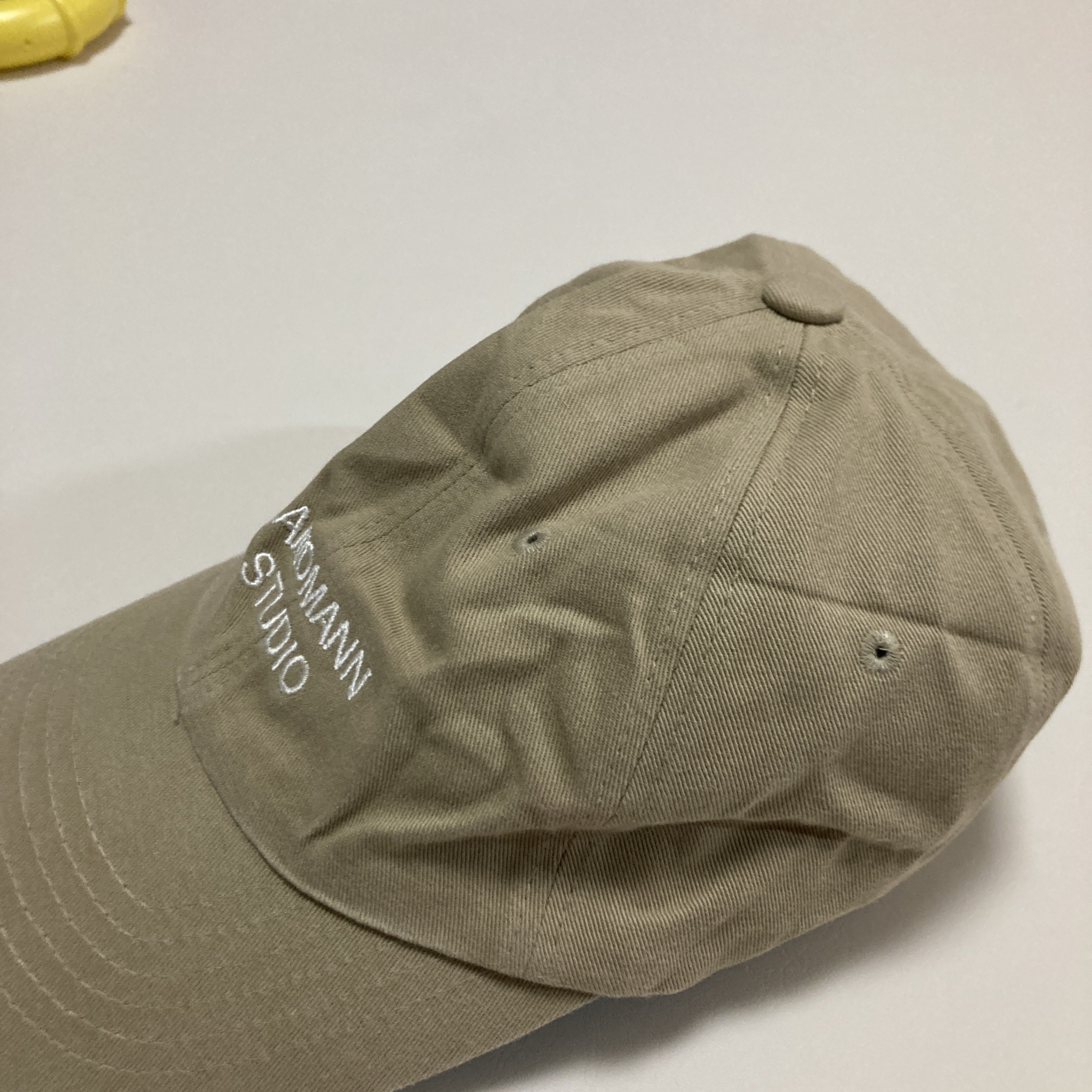 SANDMANN Cap Beige 착용 스타일 - 1