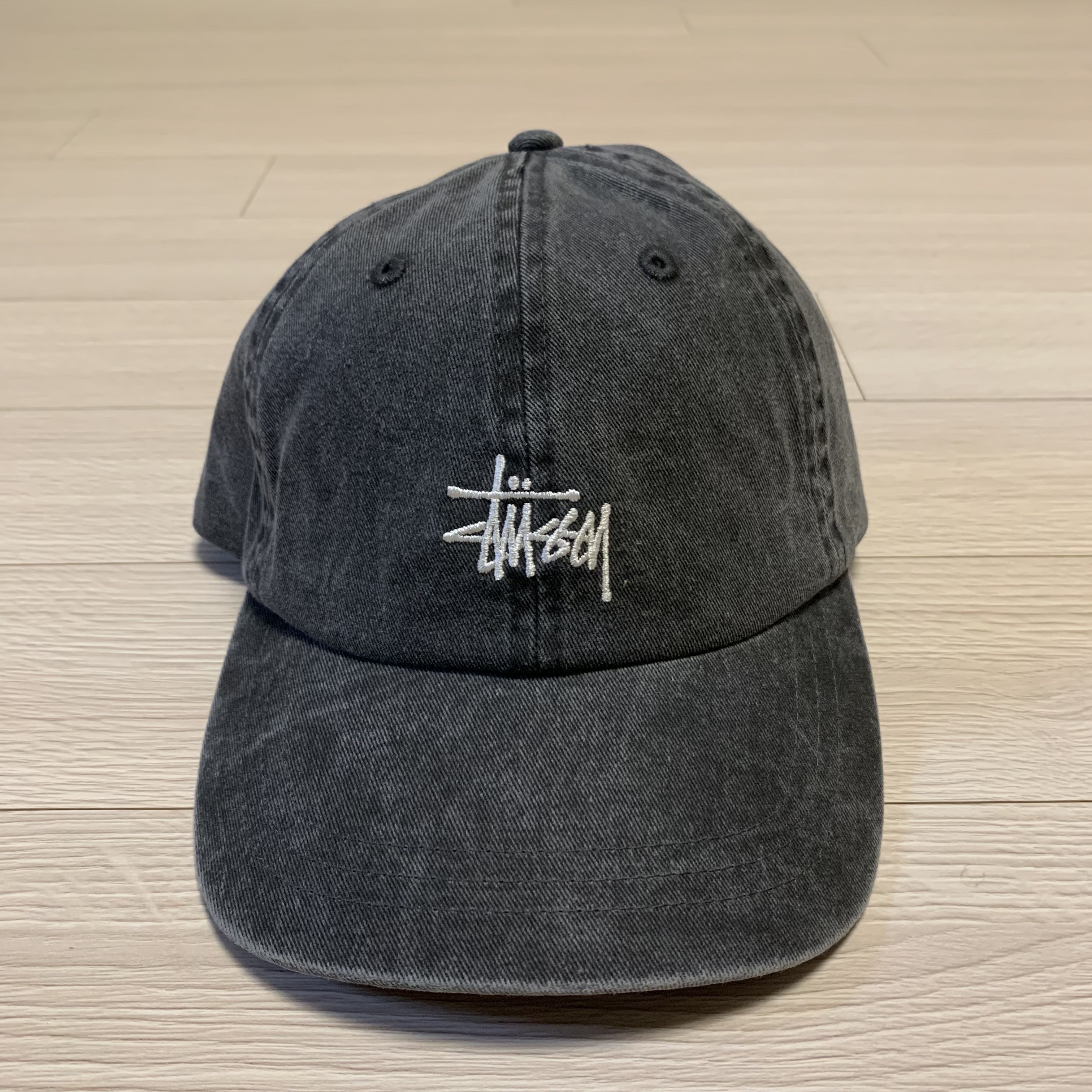 Stussy Washed Basic Low Pro Cap Charcoal 착용 스타일