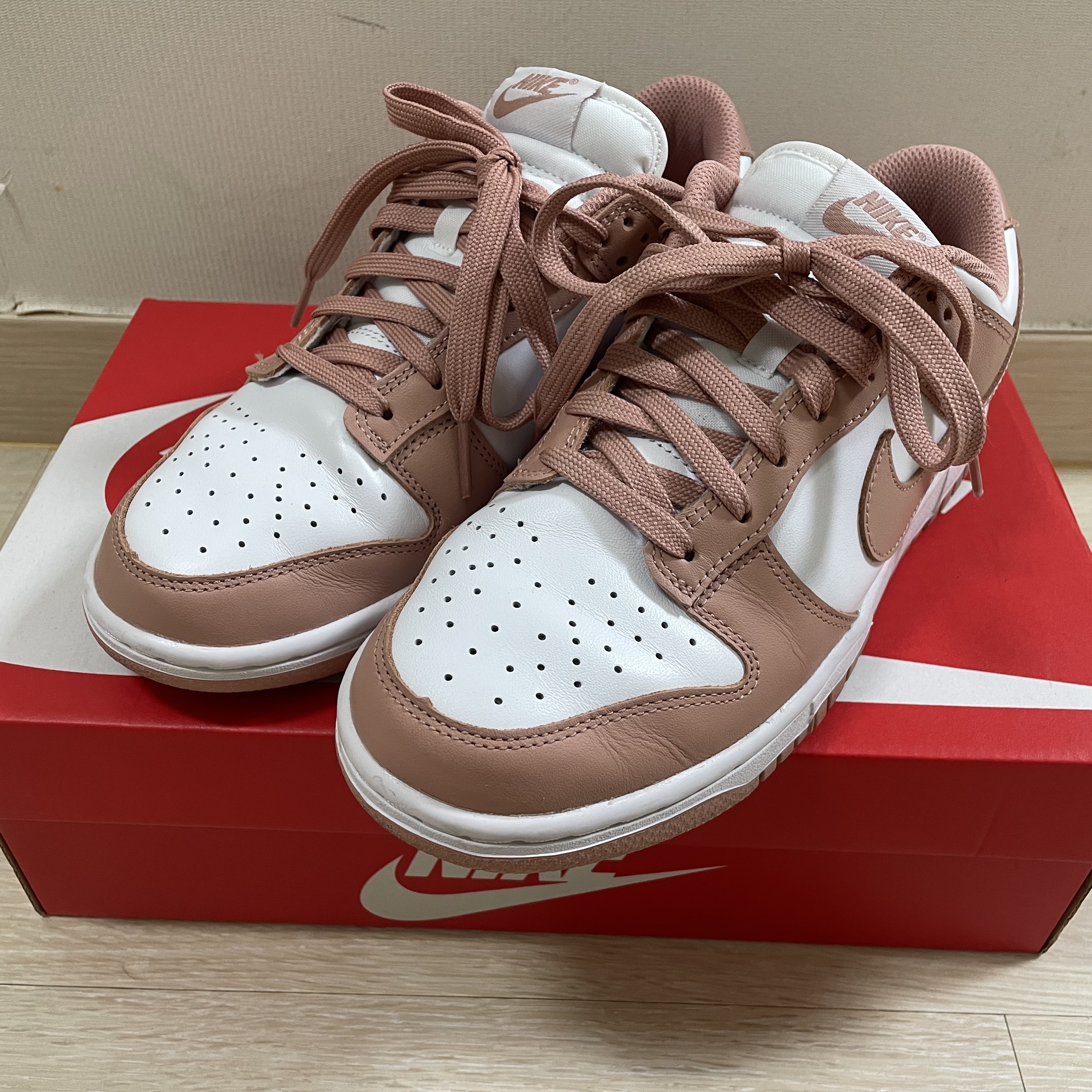 (W) Nike Dunk Low Rose Whisper 착용 스타일 - 1