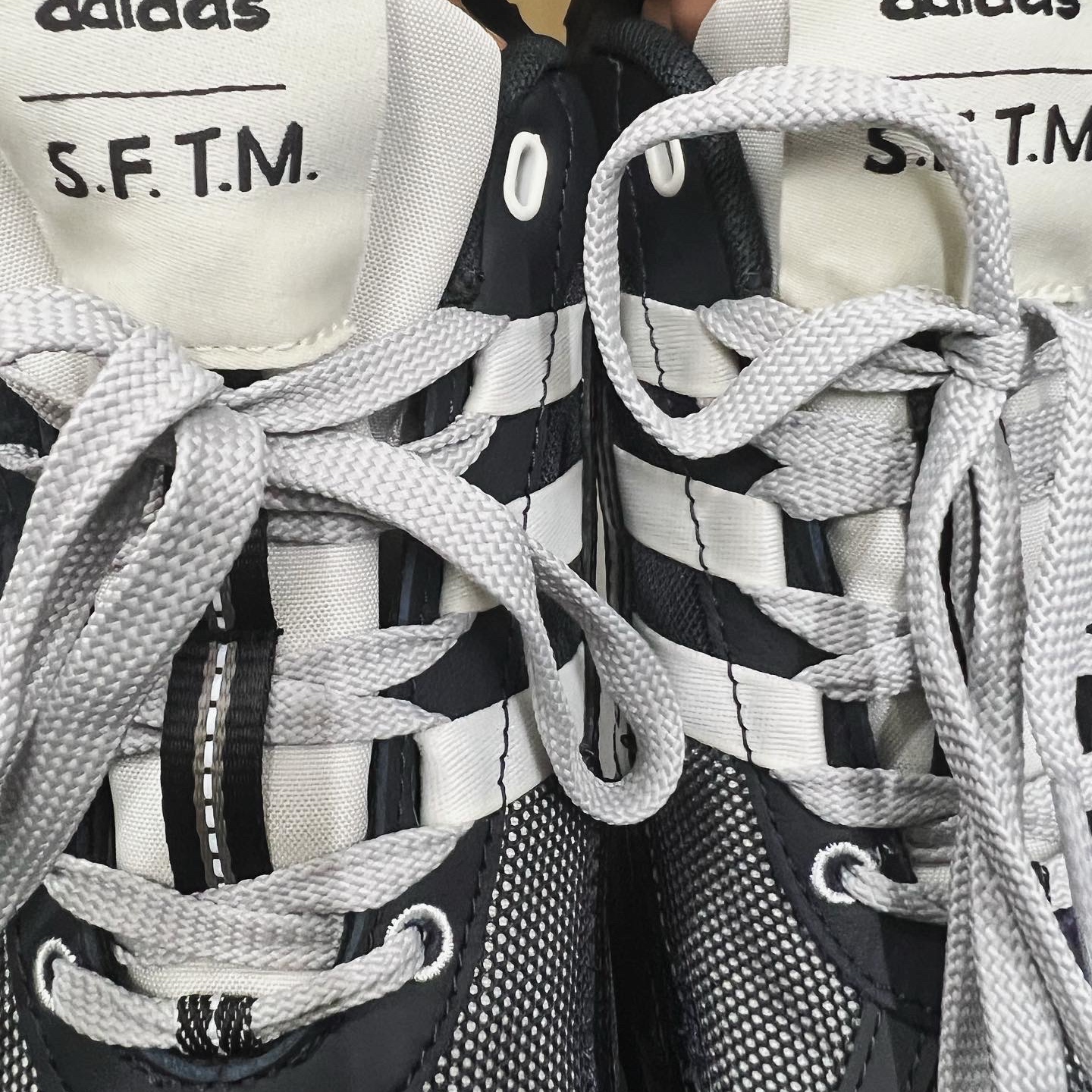 Adidas x Song for the Mute Shadowturf Core Black Night Grey 착용 스타일