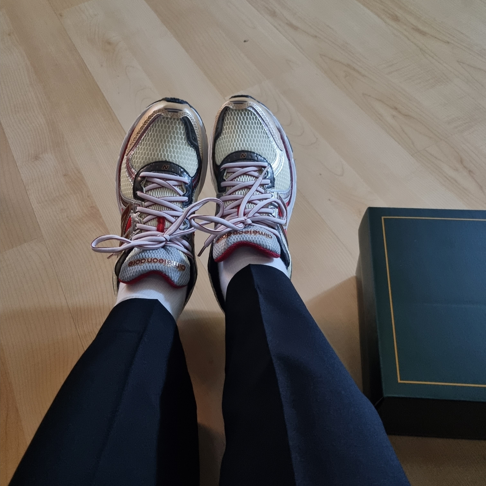 New Balance x Aime Leon Dore 860v2 Red 착용 스타일 - 2