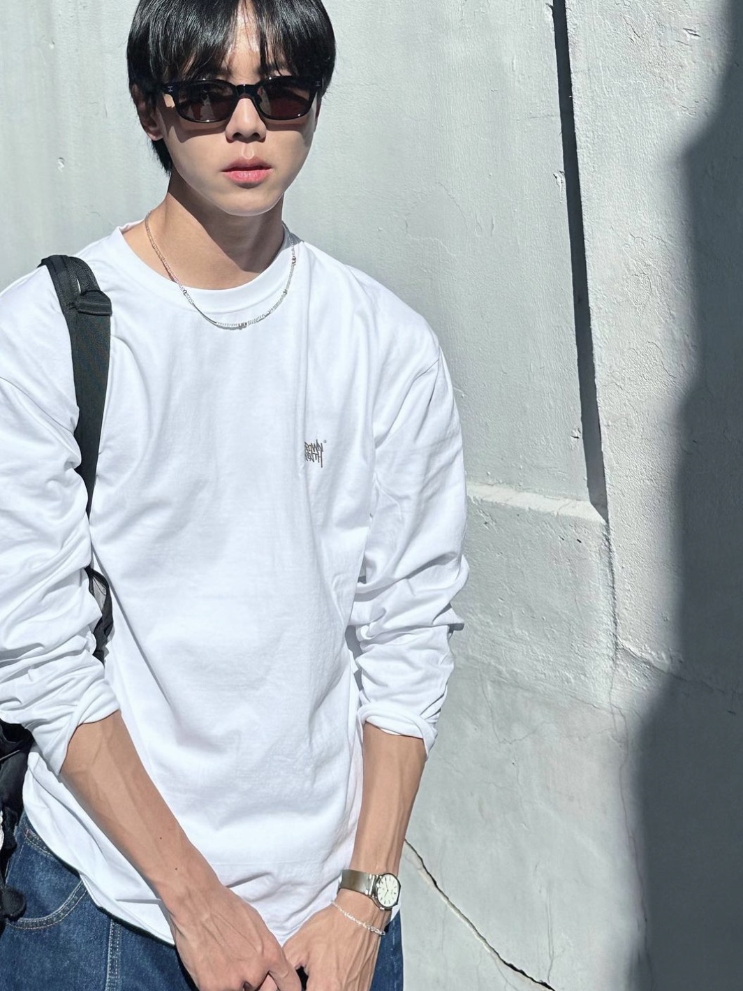 IAB Studio Sunglasses I Black 착용 스타일 - 2