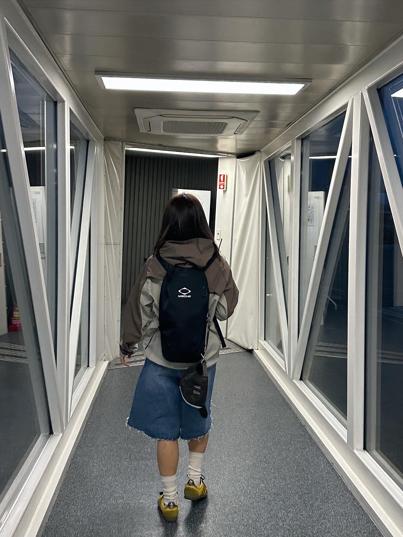 Mischief Rhombus Backpack Black, Sansan Gear Alpha Jacket Brown - 22FW 착용 스타일 - 1