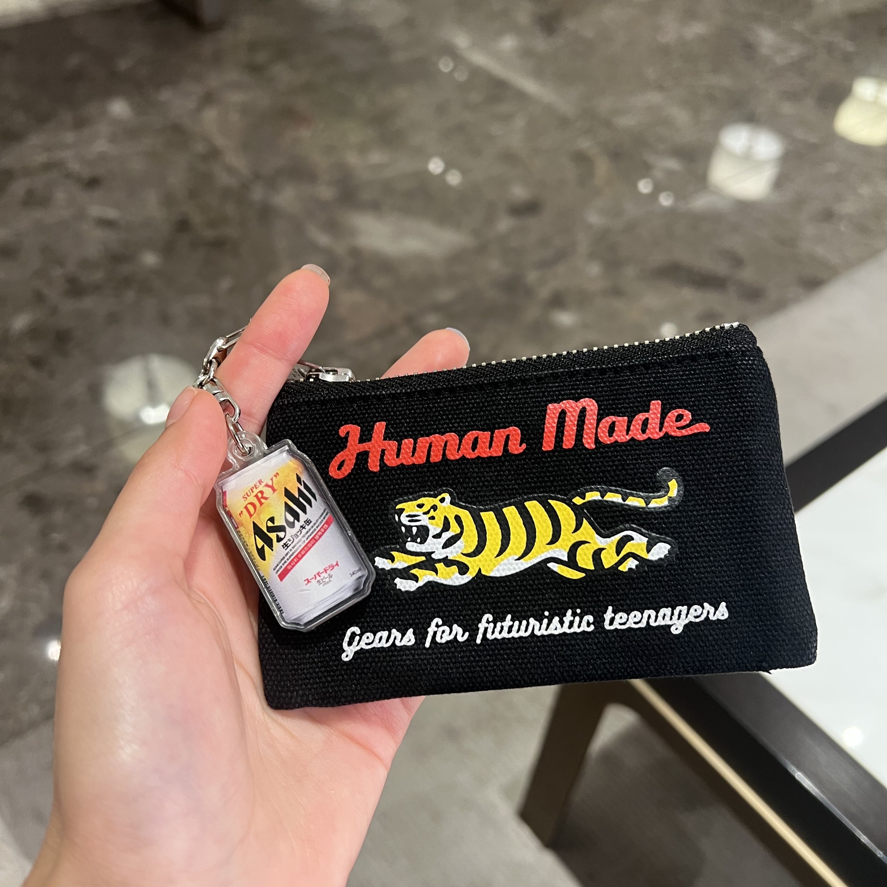 Human Made Tiger Card Case Black 착용 스타일
