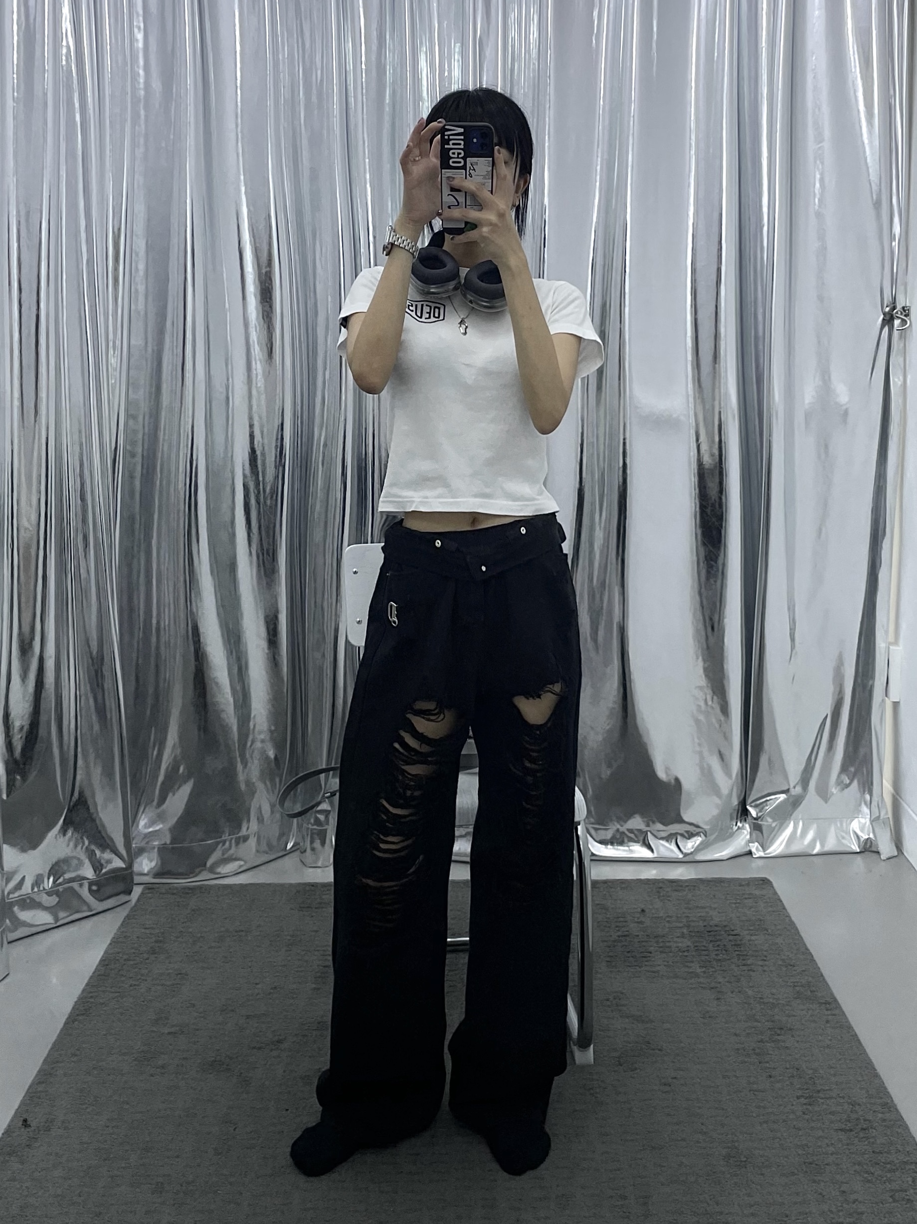 Apple AirPods Max Lightning Space Gray (Korean Ver.), (Kids) Deus Ex Machina College Seoul T-Shirt White 착용 스타일