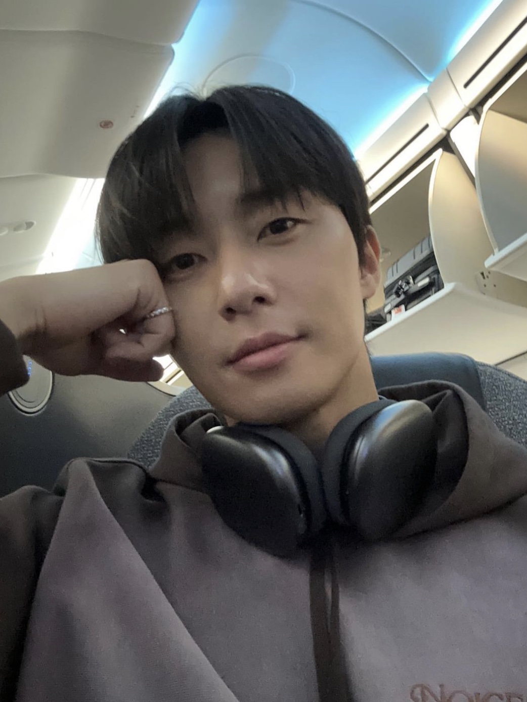 Apple AirPods Max Lightning Space Gray (Korean Ver.) 착용 스타일