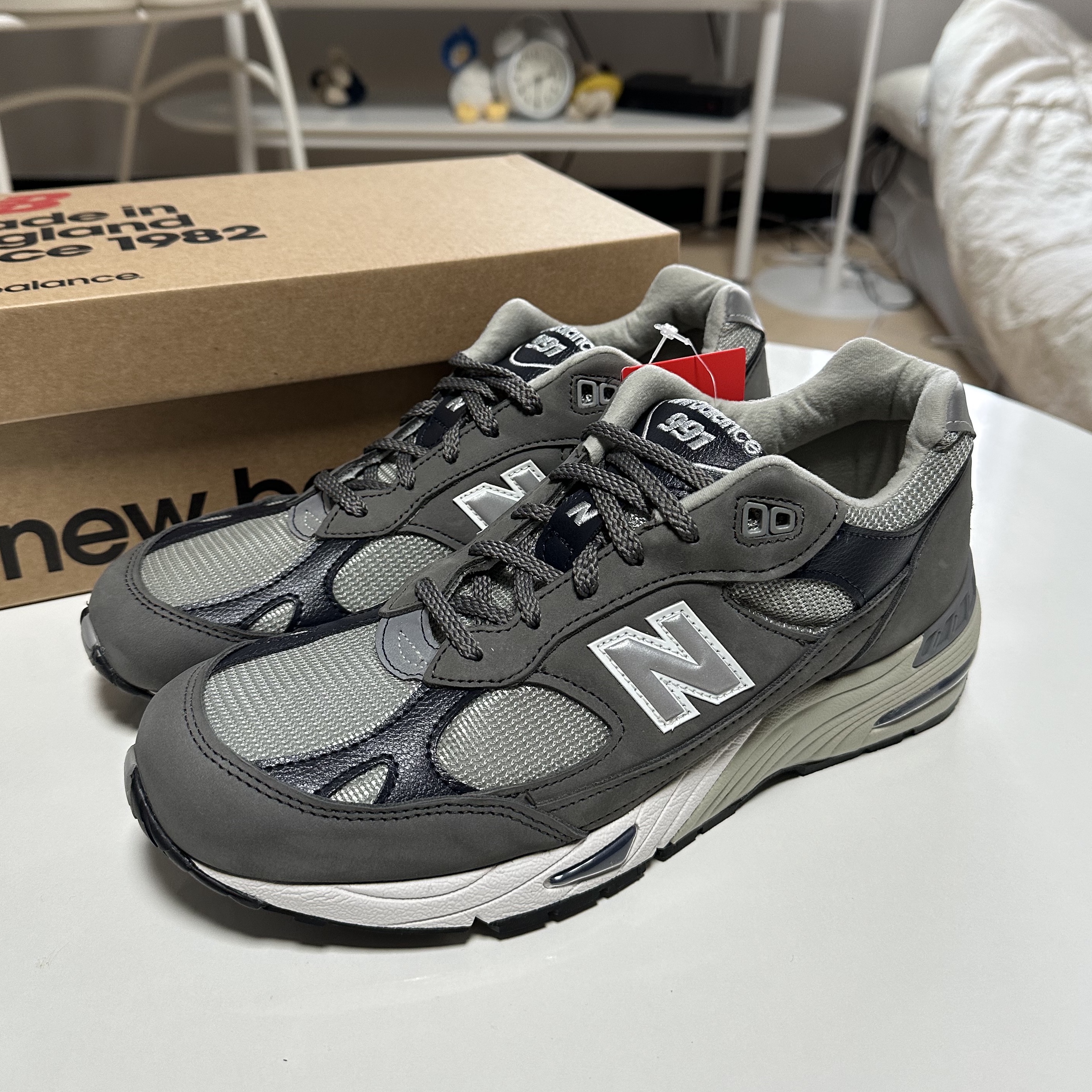 New Balance 991 Made in UK Castlerock Navy 착용 스타일 - 3