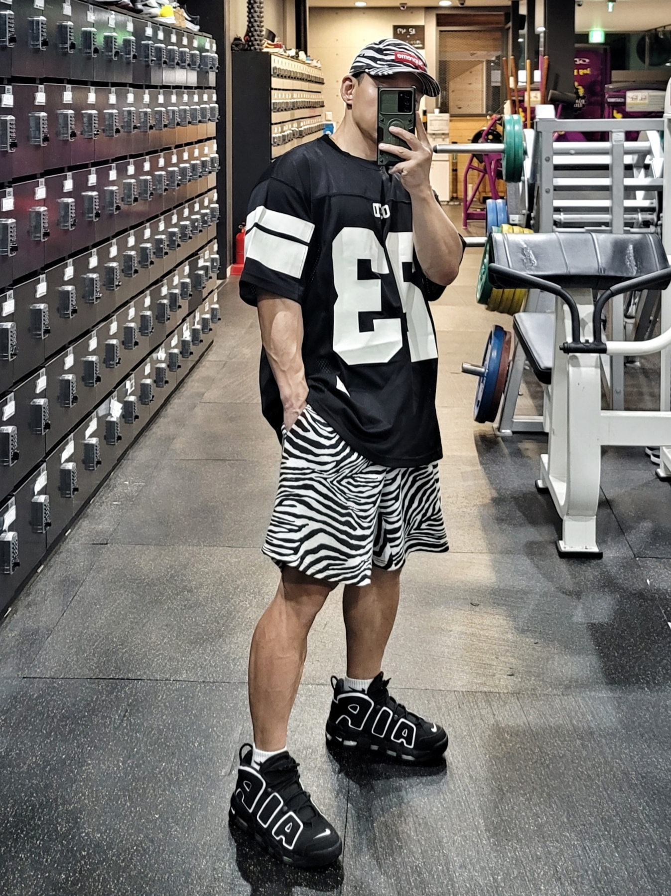 Nike Air More Uptempo Black White 2020, Supreme Washed Chino Twill Camp Cap Zebra - 22FW 착용 스타일 - 2