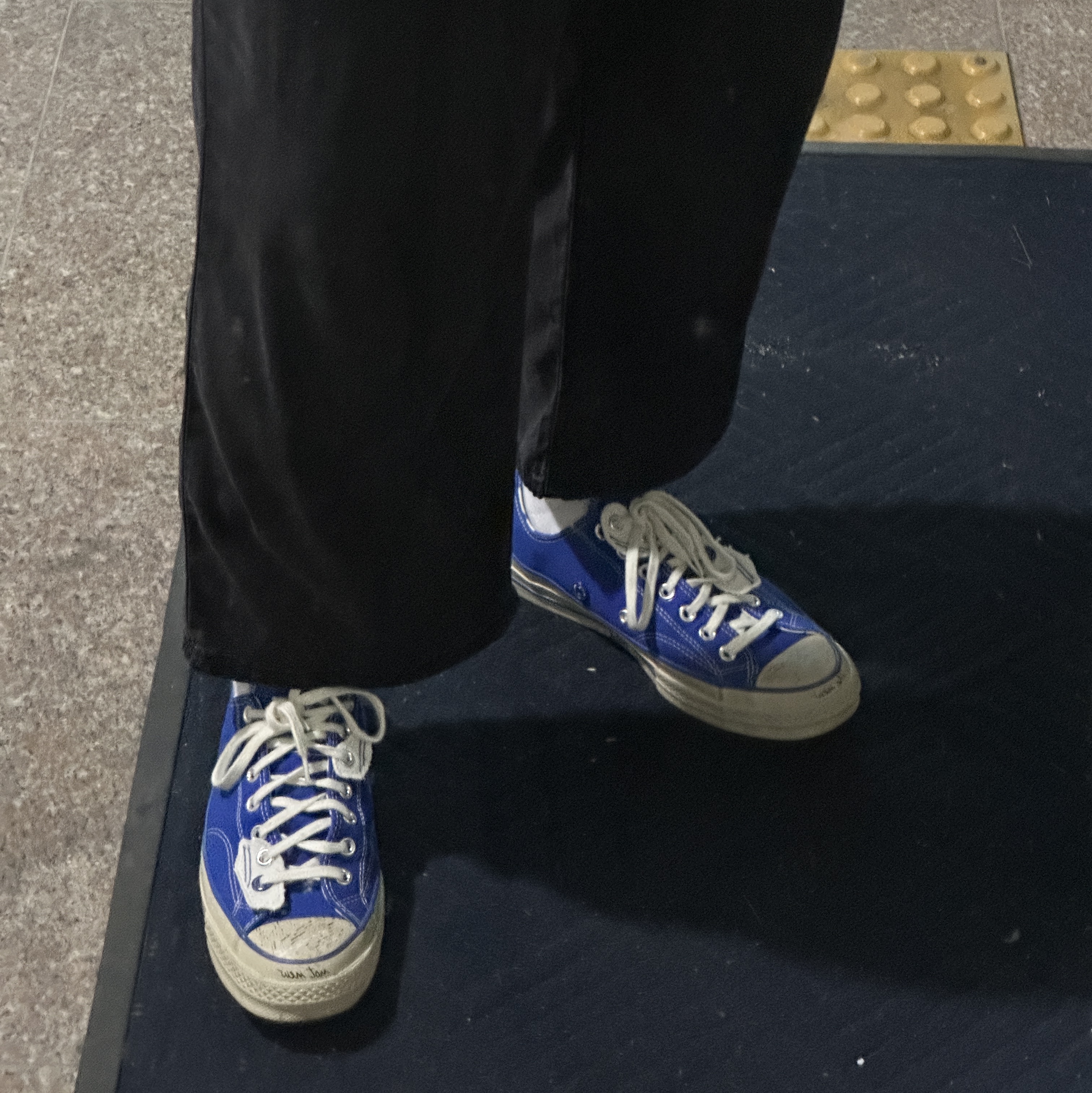 Converse x Ader Error Chuck 70 Ox Imperial Blue 착용 스타일 - 4