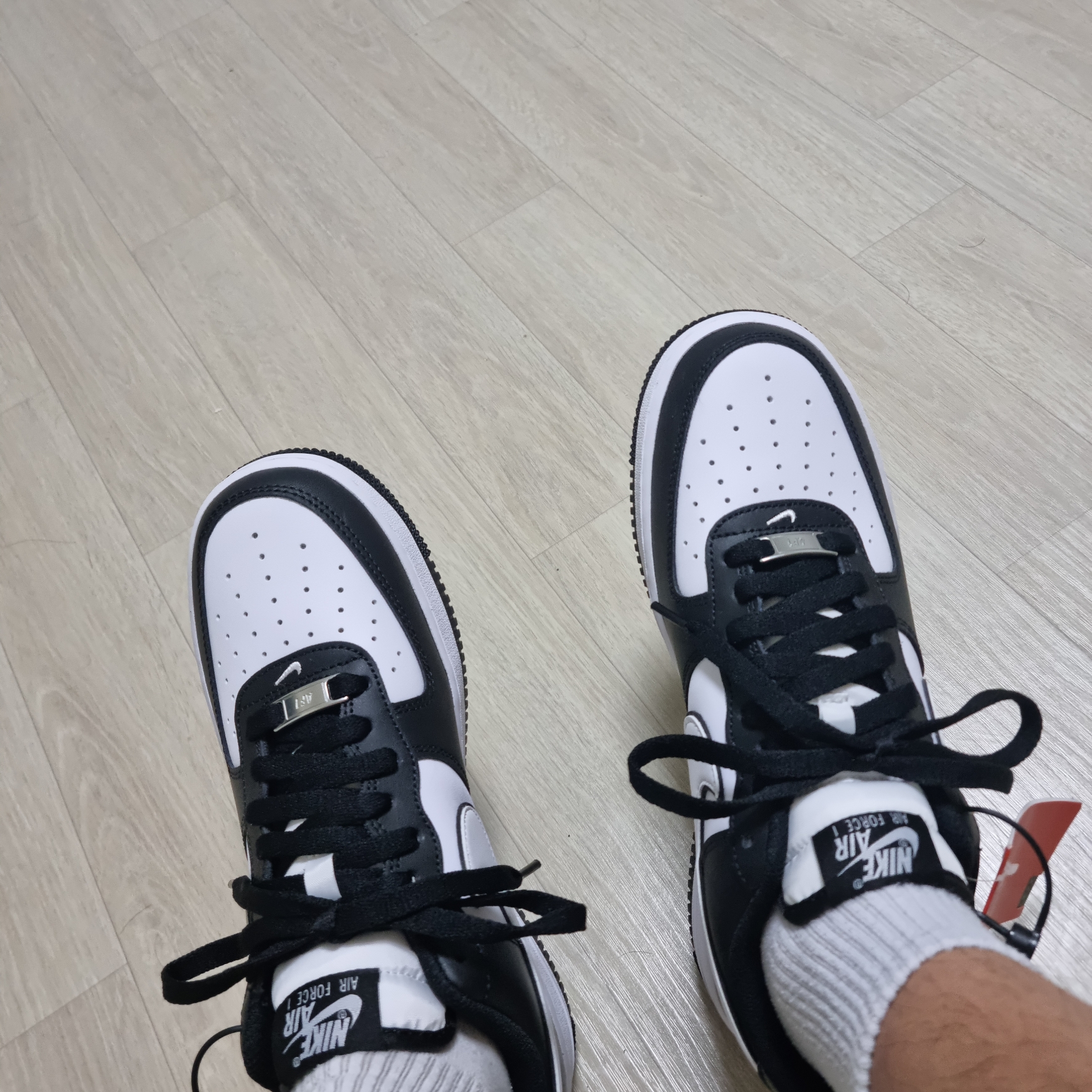 Nike Air Force 1 '07 Black White 착용 스타일