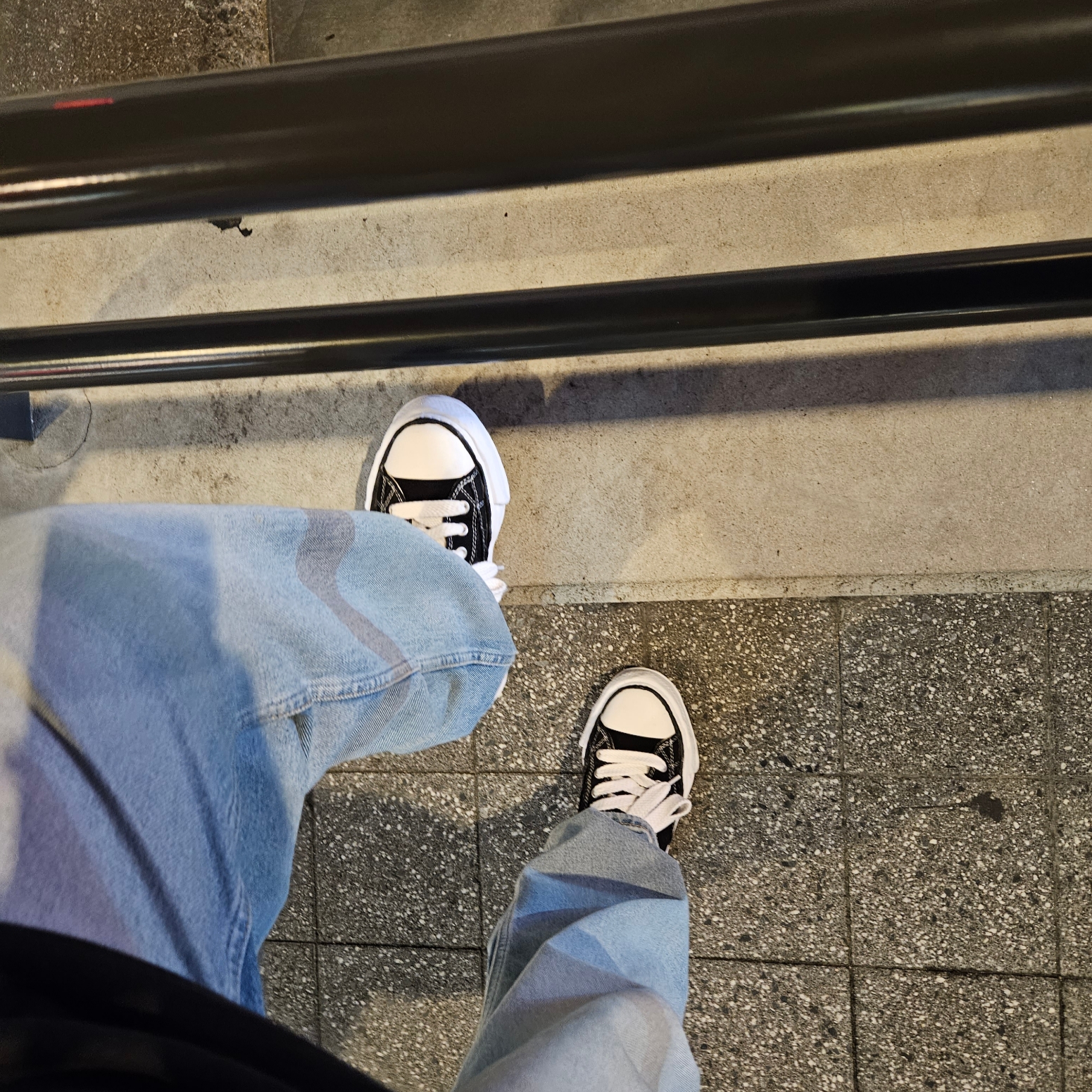 Maison Mihara Yasuhiro Peterson OG Sole Canvas Low Sneakers Black 착용 스타일
