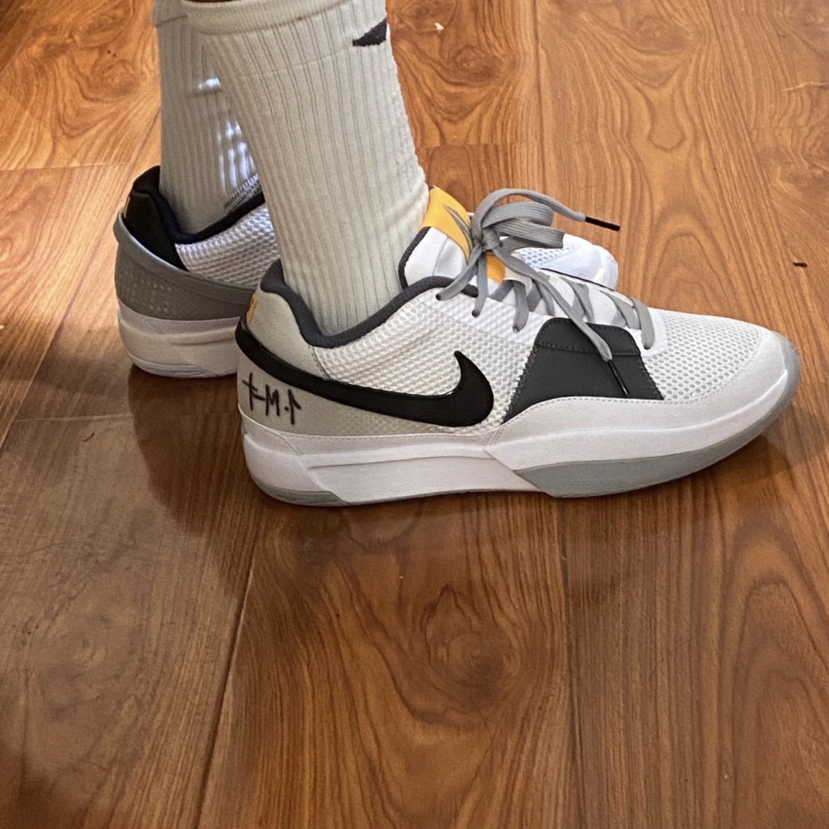 Nike Ja 1 EP Light Smoke Grey 착용 스타일