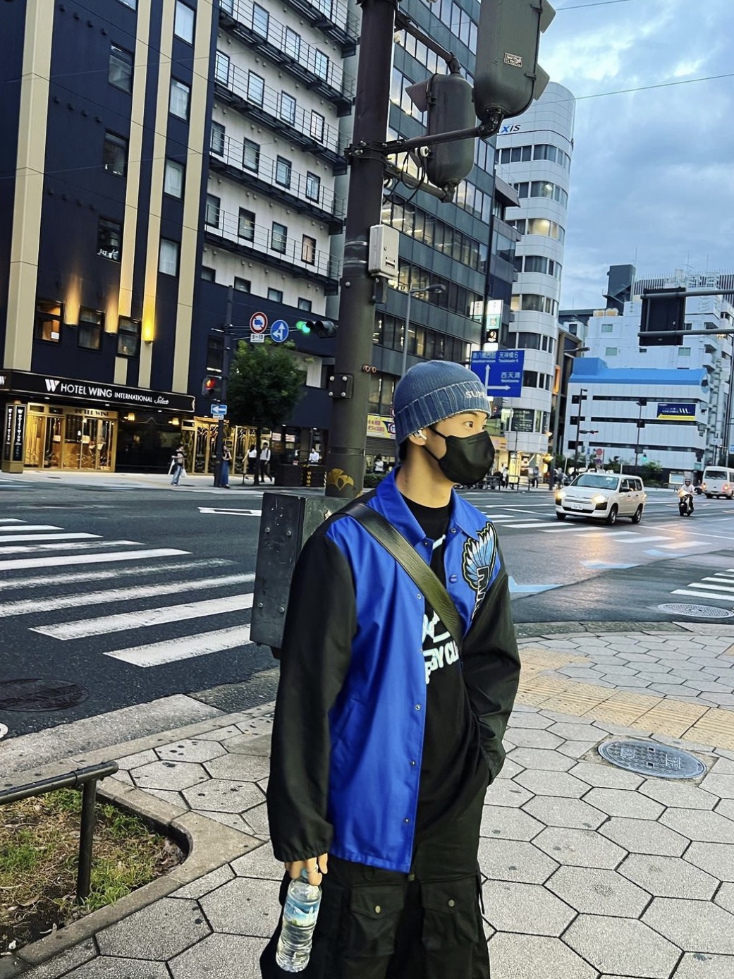 Supreme Overprint Beanie Blue - 22SS 착용 스타일 - 1