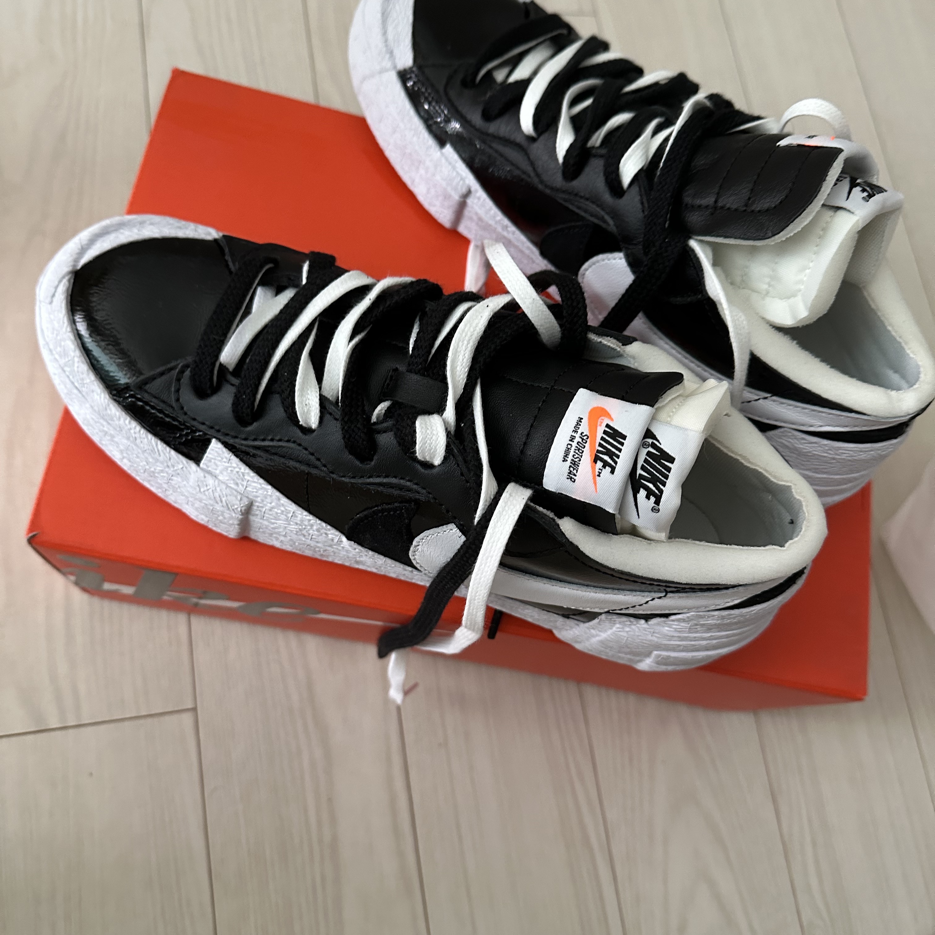 Nike x Sacai Blazer Low Black Patent Leather 착용 스타일