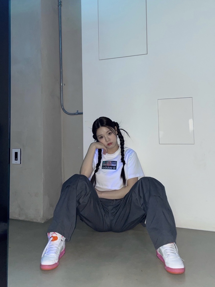 (GS) Jordan 5 Retro Pinksicle and Safety Orange 착용 스타일 - 3