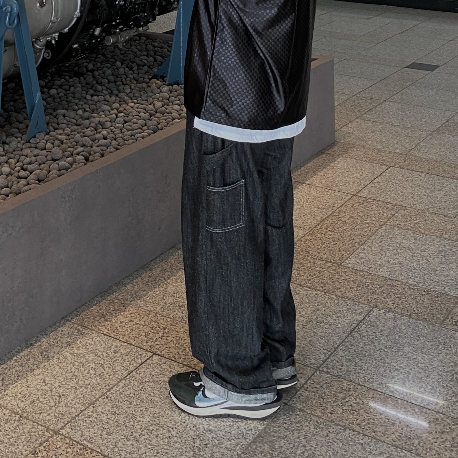 Nike x Sacai VaporWaffle Black White, (W) Isabel Marant Tyron Logo Cap Black Ecru - 23SS 착용 스타일 - 3