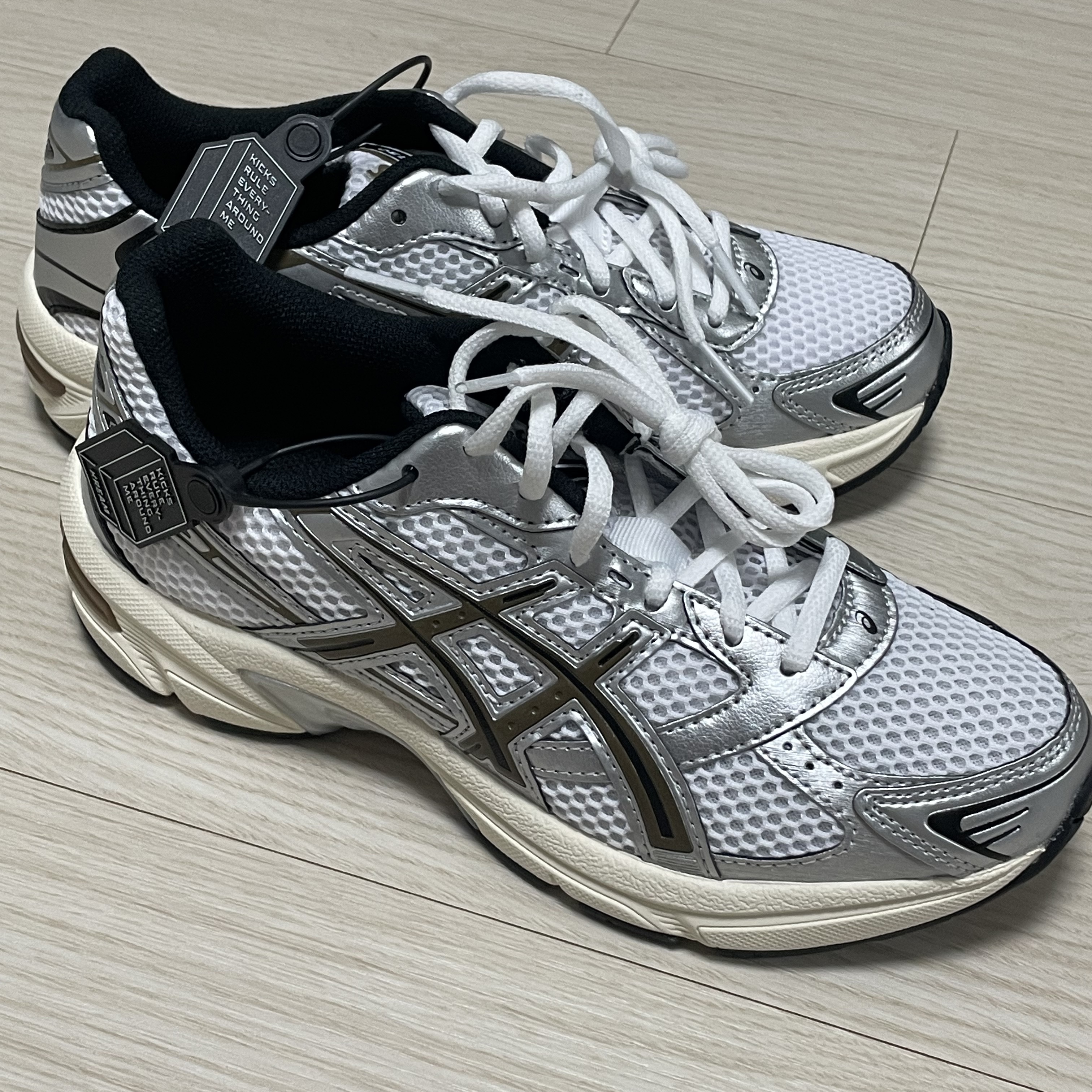 Asics Gel-1130 White Clay Canyon 착용 스타일