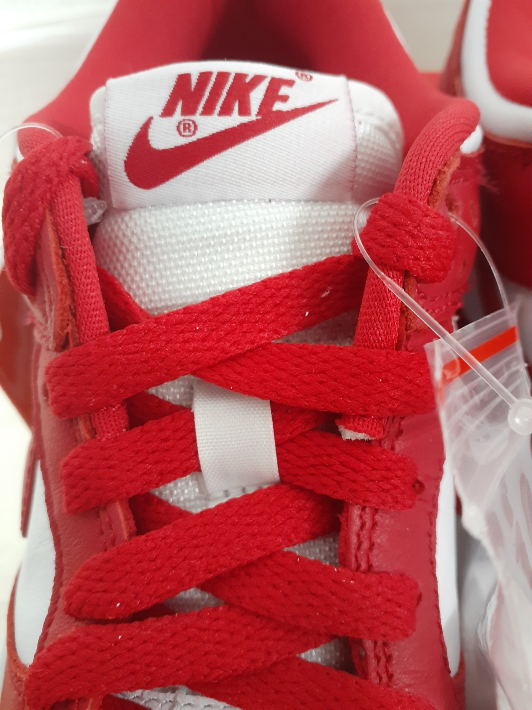 Nike Dunk Low SP White and University Red 2023 착용 스타일 - 1