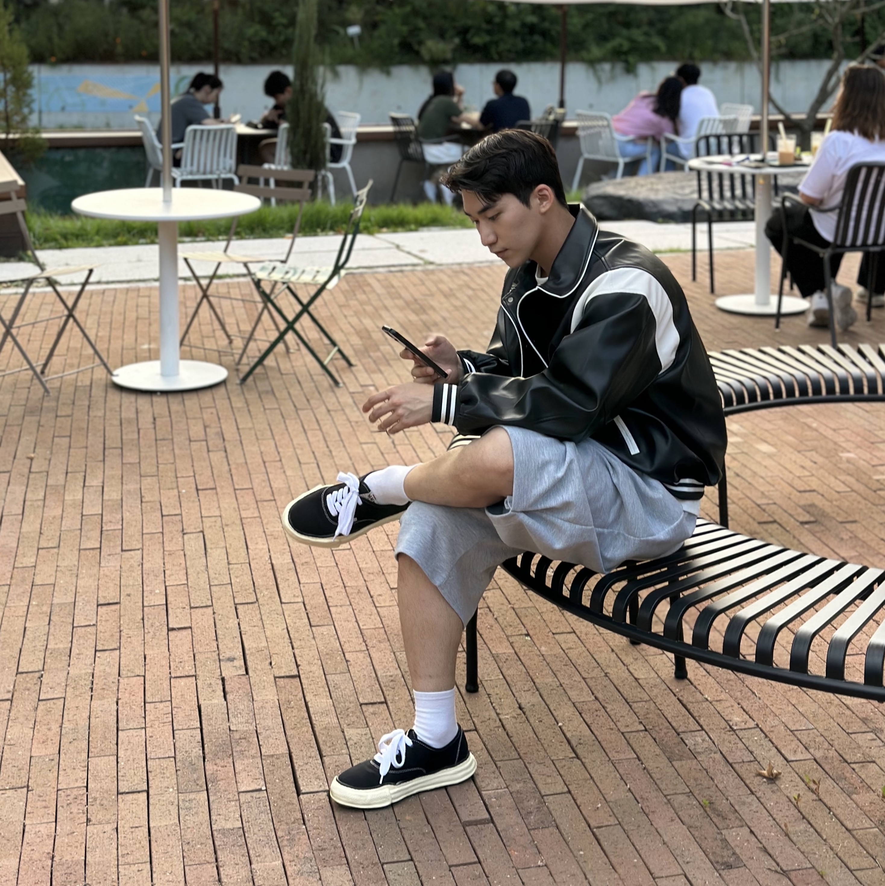 Maison Mihara Yasuhiro Baker OG Sole OD Canvas Low-top Sneakers Black 착용 스타일 - 3
