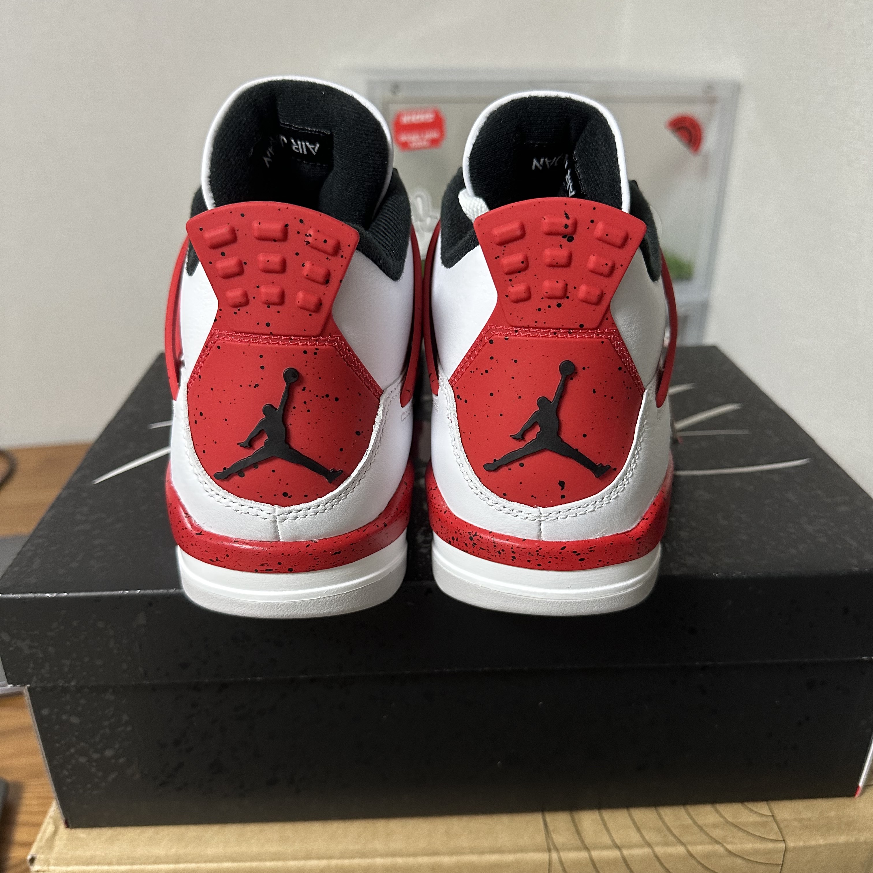 Jordan 4 Retro Red Cement 착용 스타일 - 3
