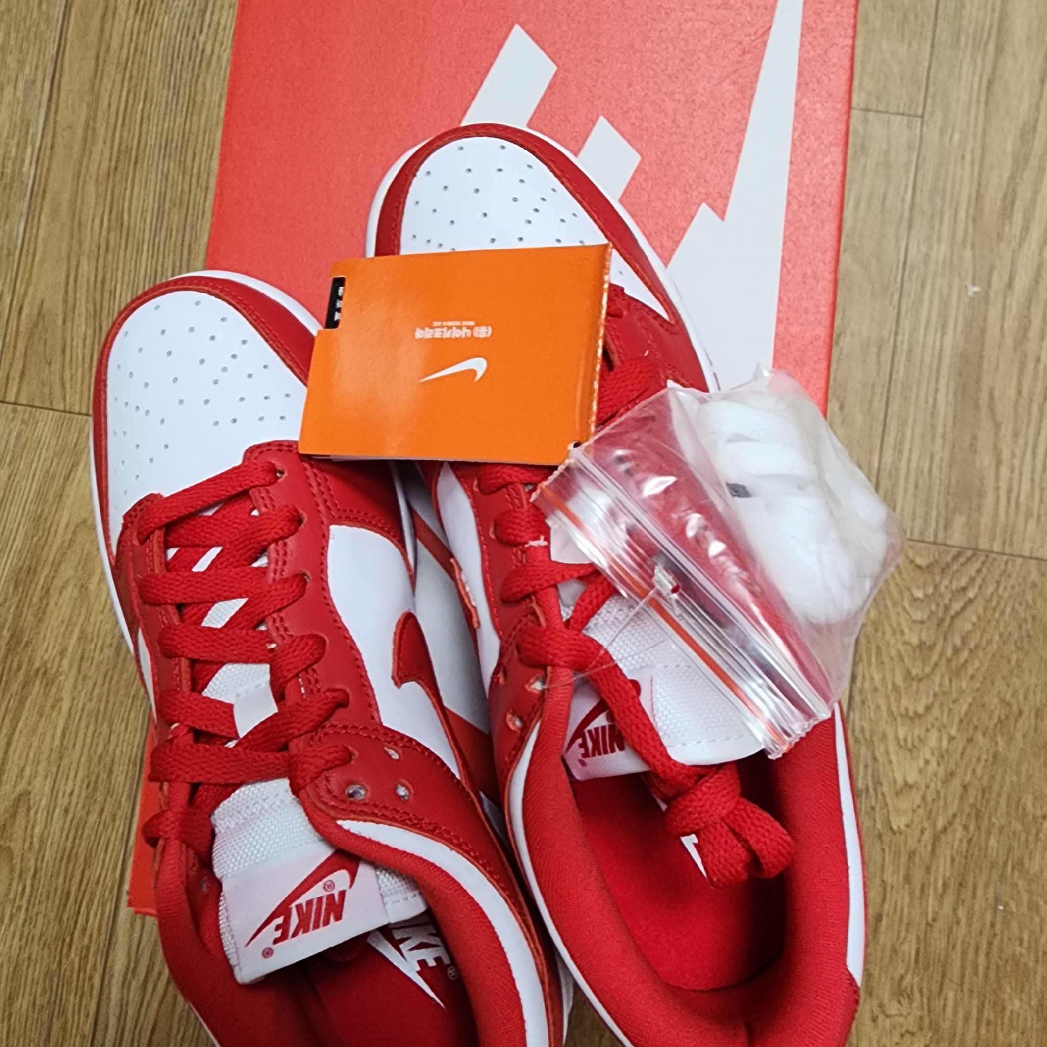 Nike Dunk Low SP White and University Red 2023 착용 스타일 - 4