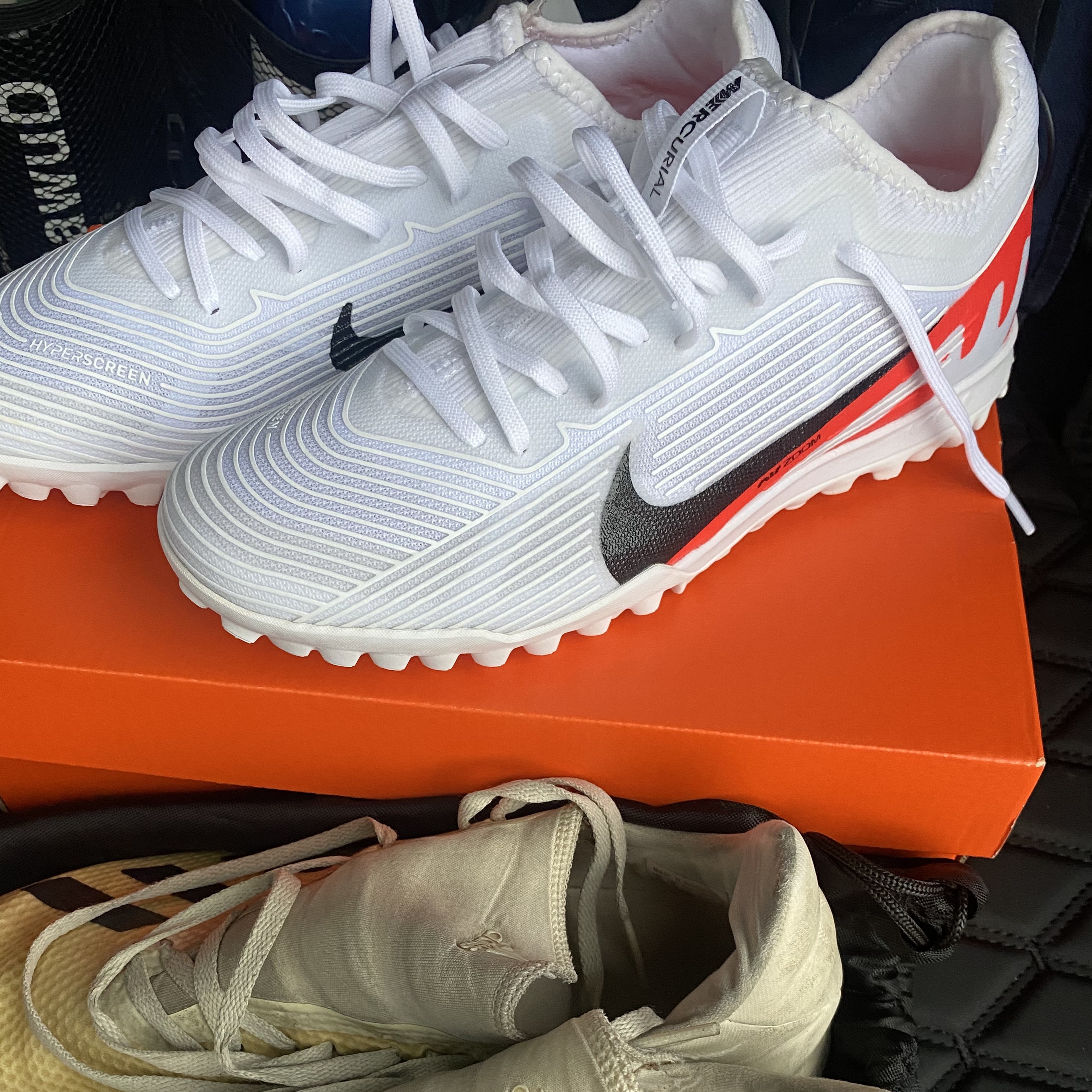 Nike Zoom Mercurial Vapor 15 Pro TF Bright Crimson White 착용 스타일