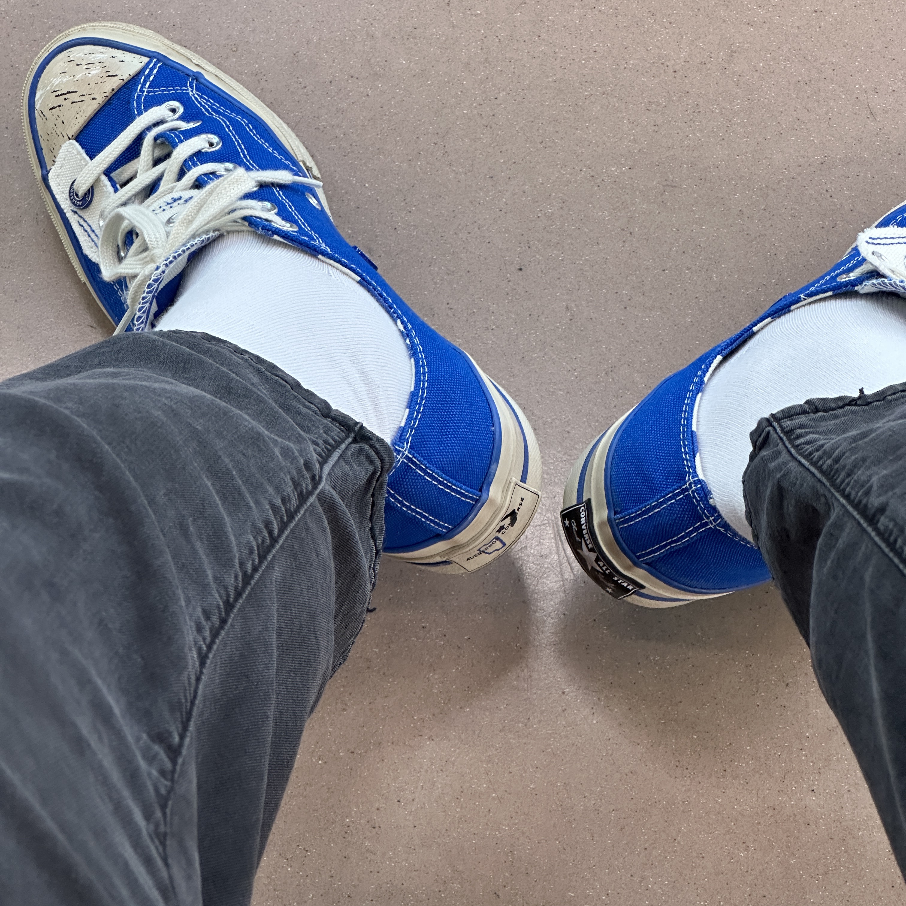 Converse x Ader Error Chuck 70 Ox Imperial Blue 착용 스타일 - 1
