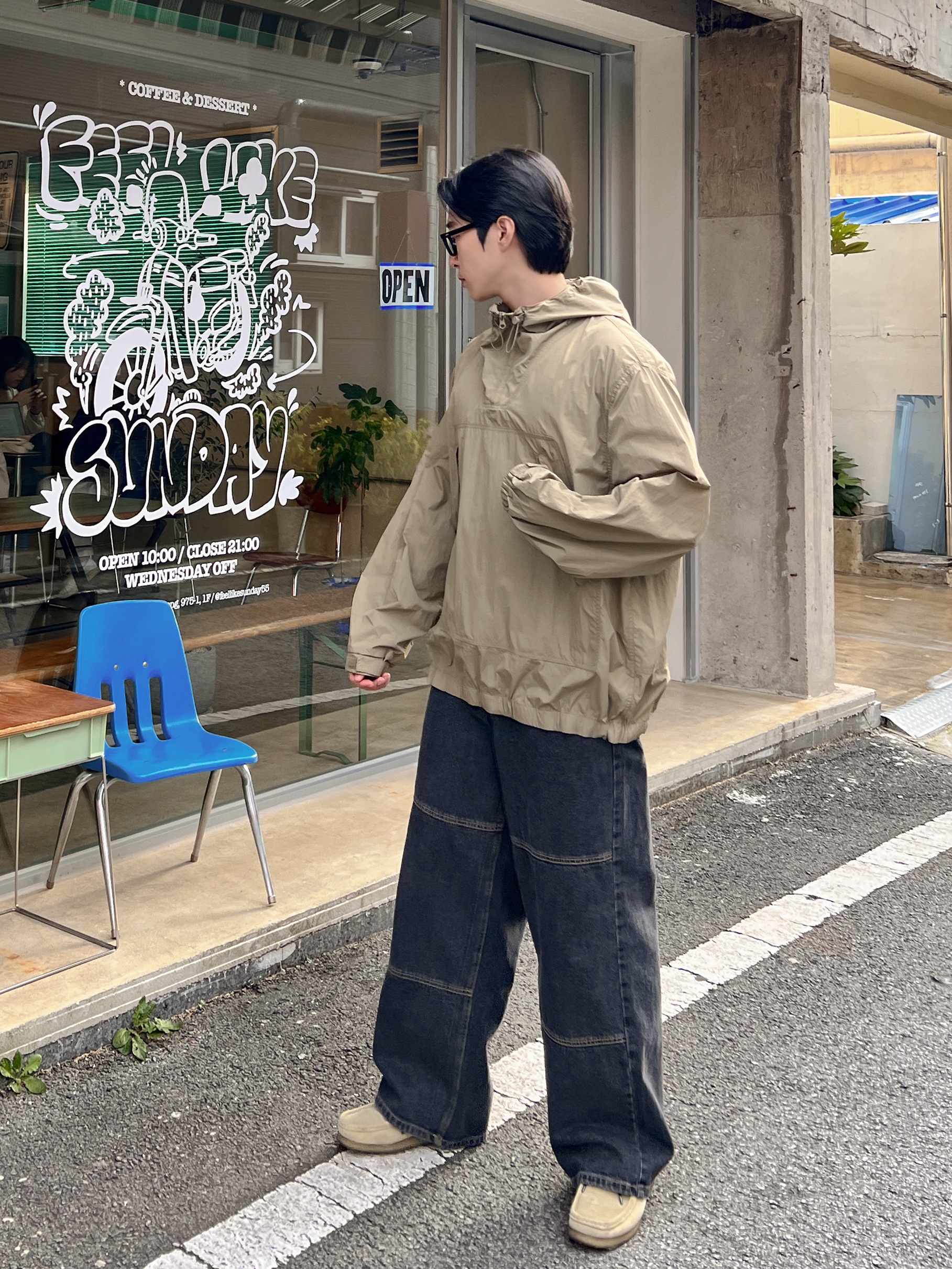 Clarks Wallabee Maple Suede 착용 스타일 - 2