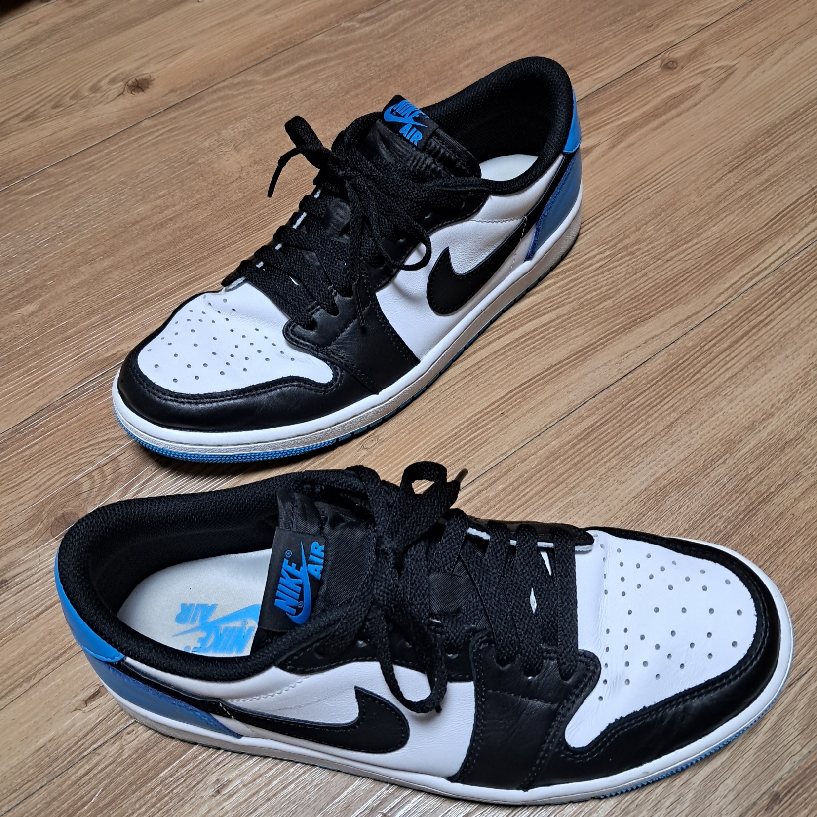 Jordan 1 Retro Low OG Black and Dark Powder Blue 착용 스타일