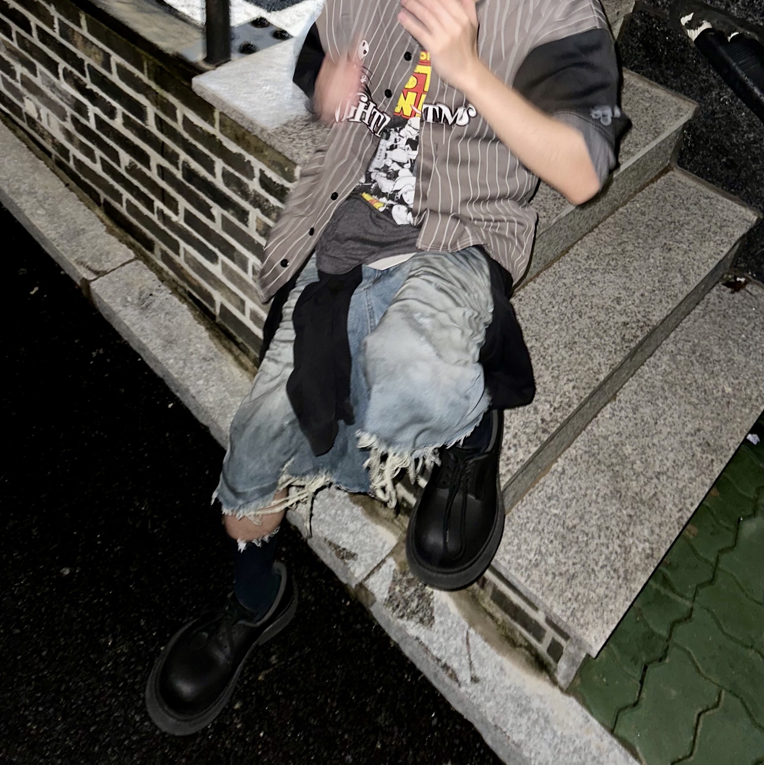 Project G/R Red Cross Donate Cap Washed Brown, Project G/R Furious Logo Applique Shopper Bag Grey - 10 Corso Como Exclusive 착용 스타일 - 5