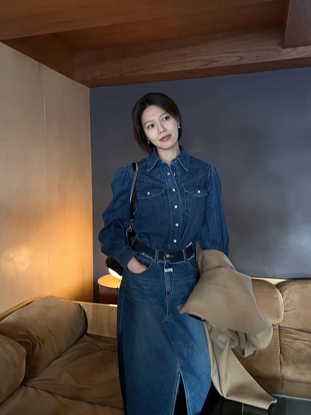 Supreme Small Box Shirt Denim - 23FW, Stussy Sherpa Lined Denim Shirt Light Blue 착용 스타일 - 3