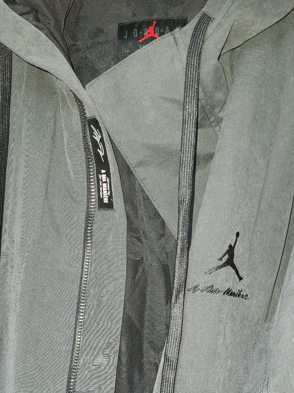 Supreme Military Camp Cap Black - 22FW, Jordan x A Ma Maniere Outwear Parka Black - US/EU 착용 스타일 - 2