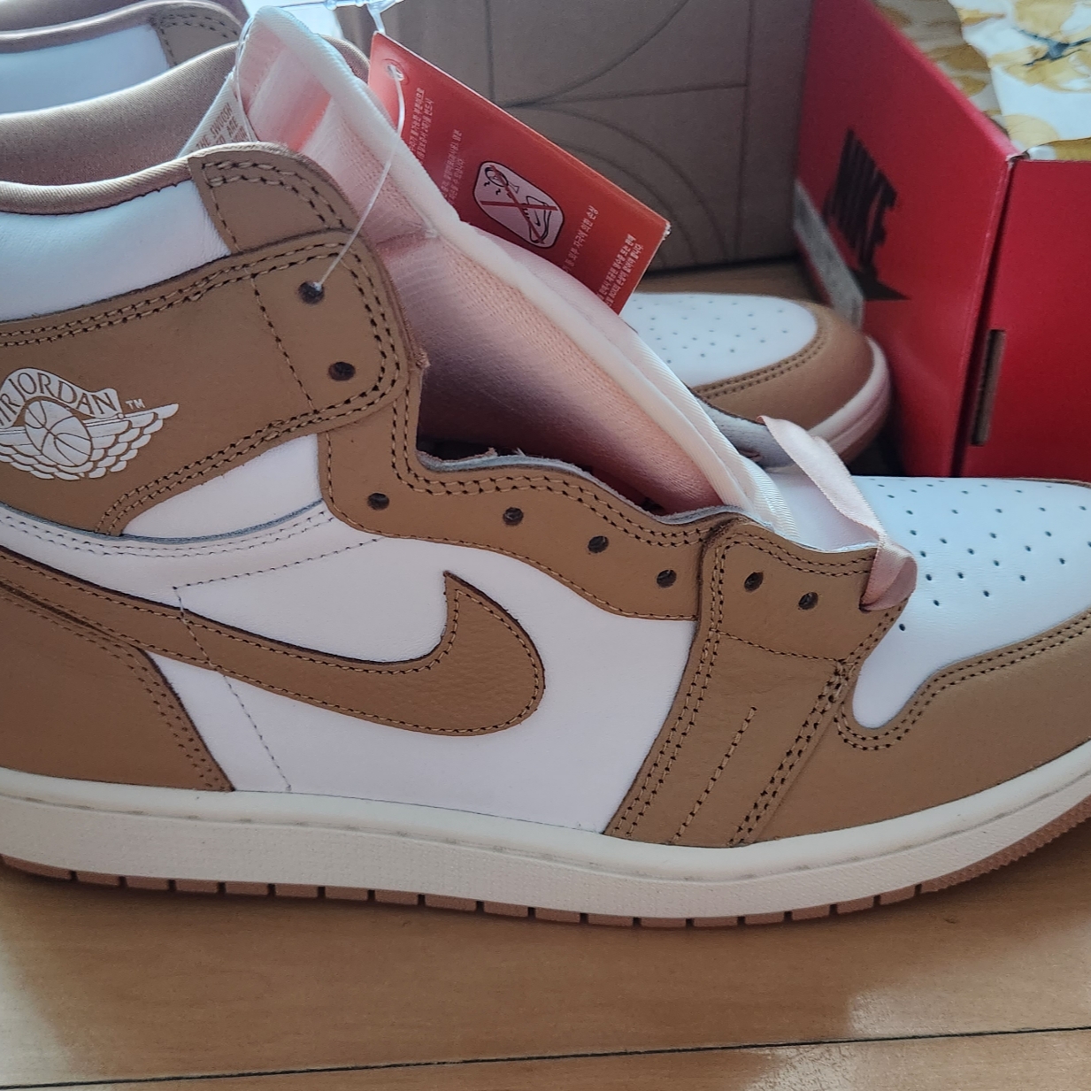 (W) Jordan 1 Retro High OG Praline 착용 스타일 - 4